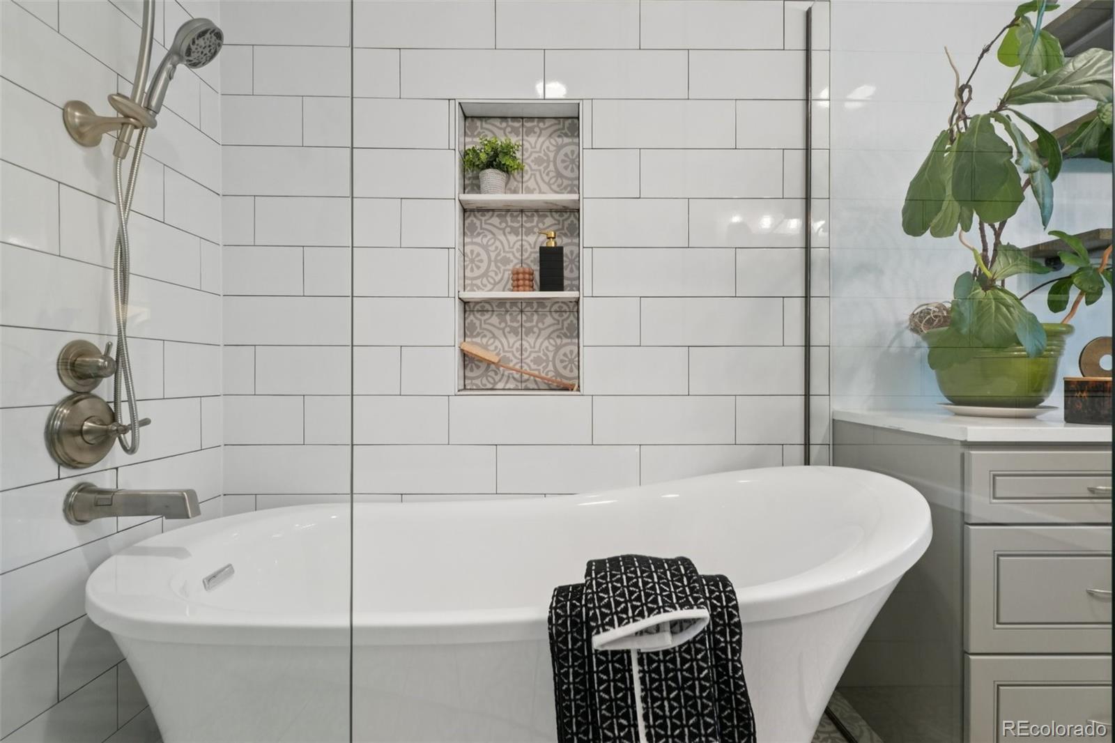 2480 Brentwood Street