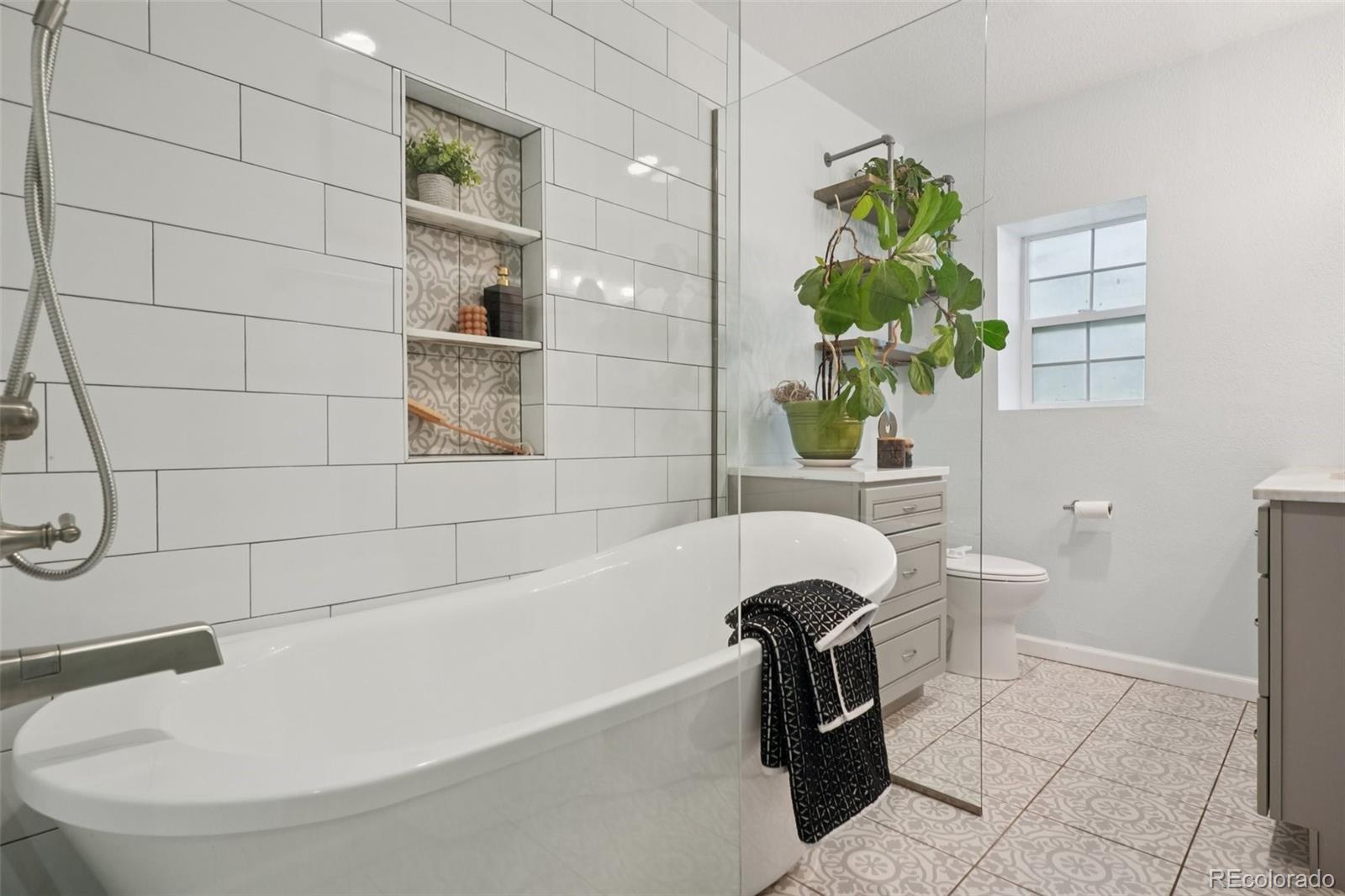 2480 Brentwood Street