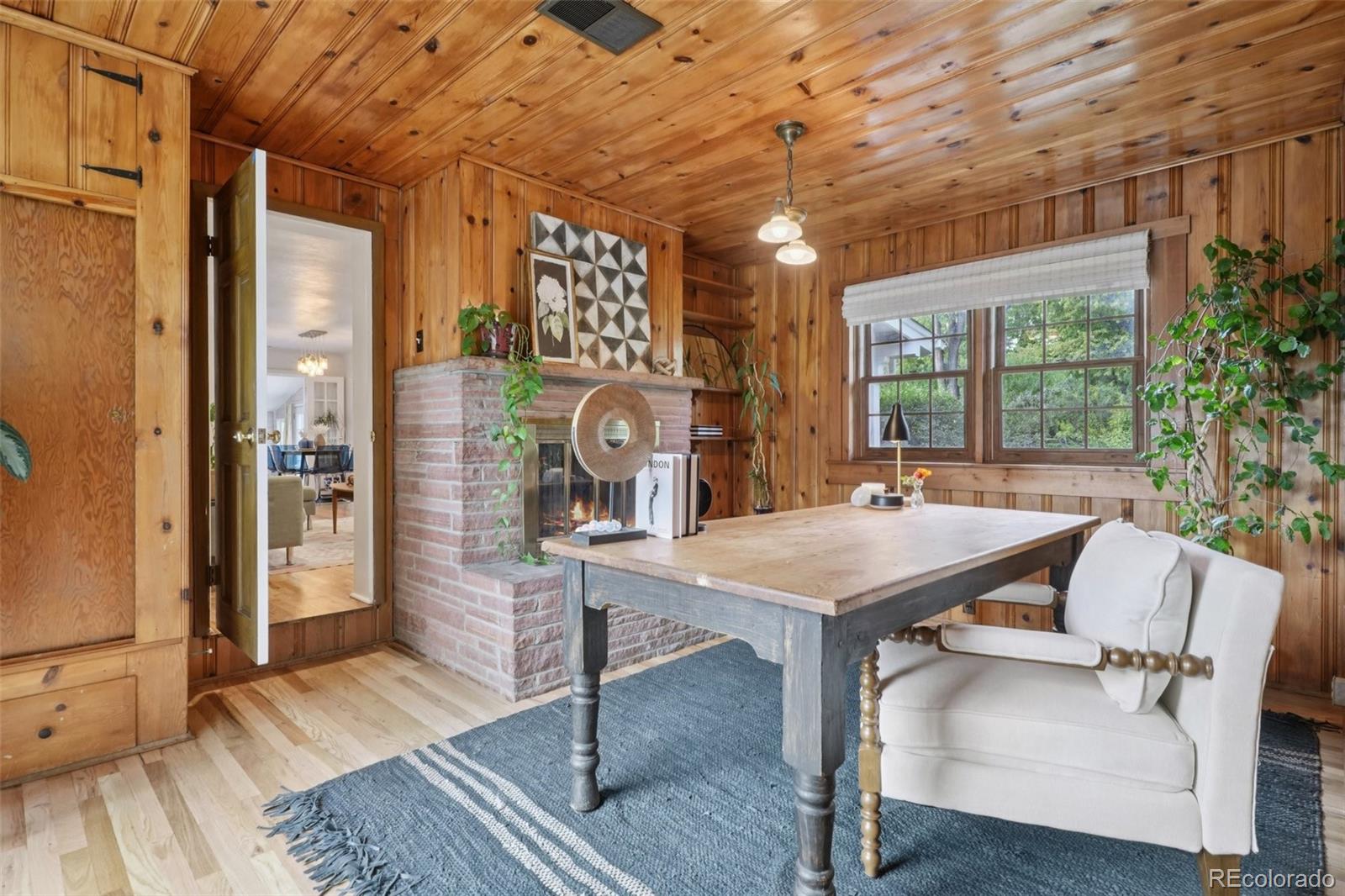 2480 Brentwood Street