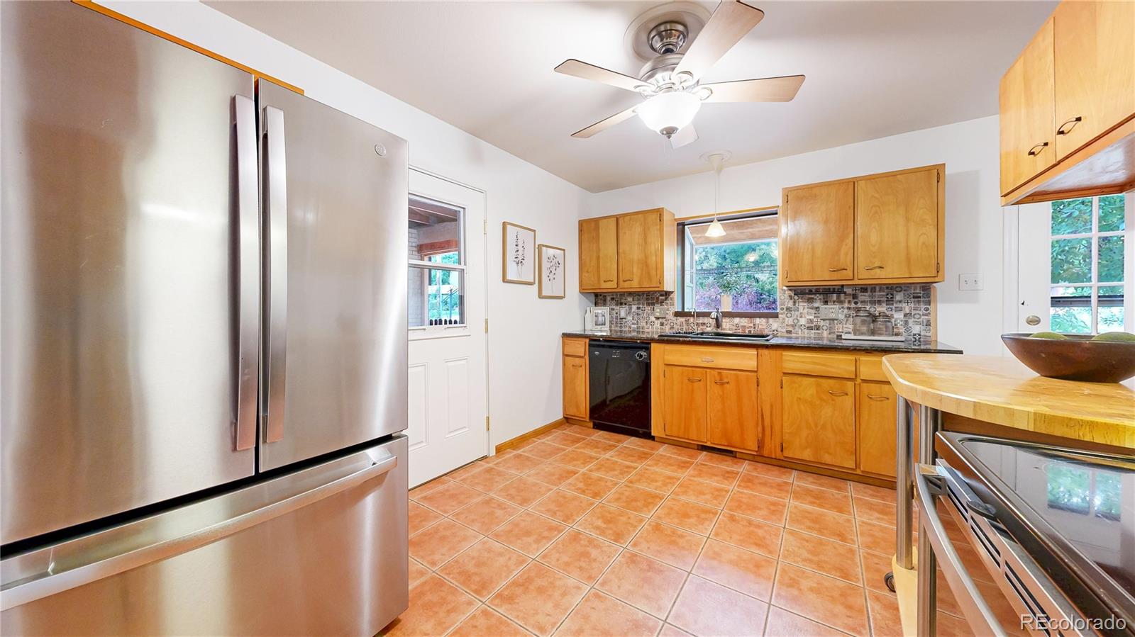 12098 W Virginia Drive