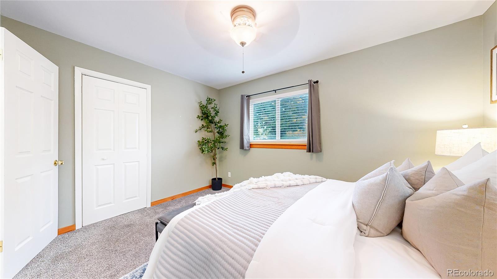 12098 W Virginia Drive