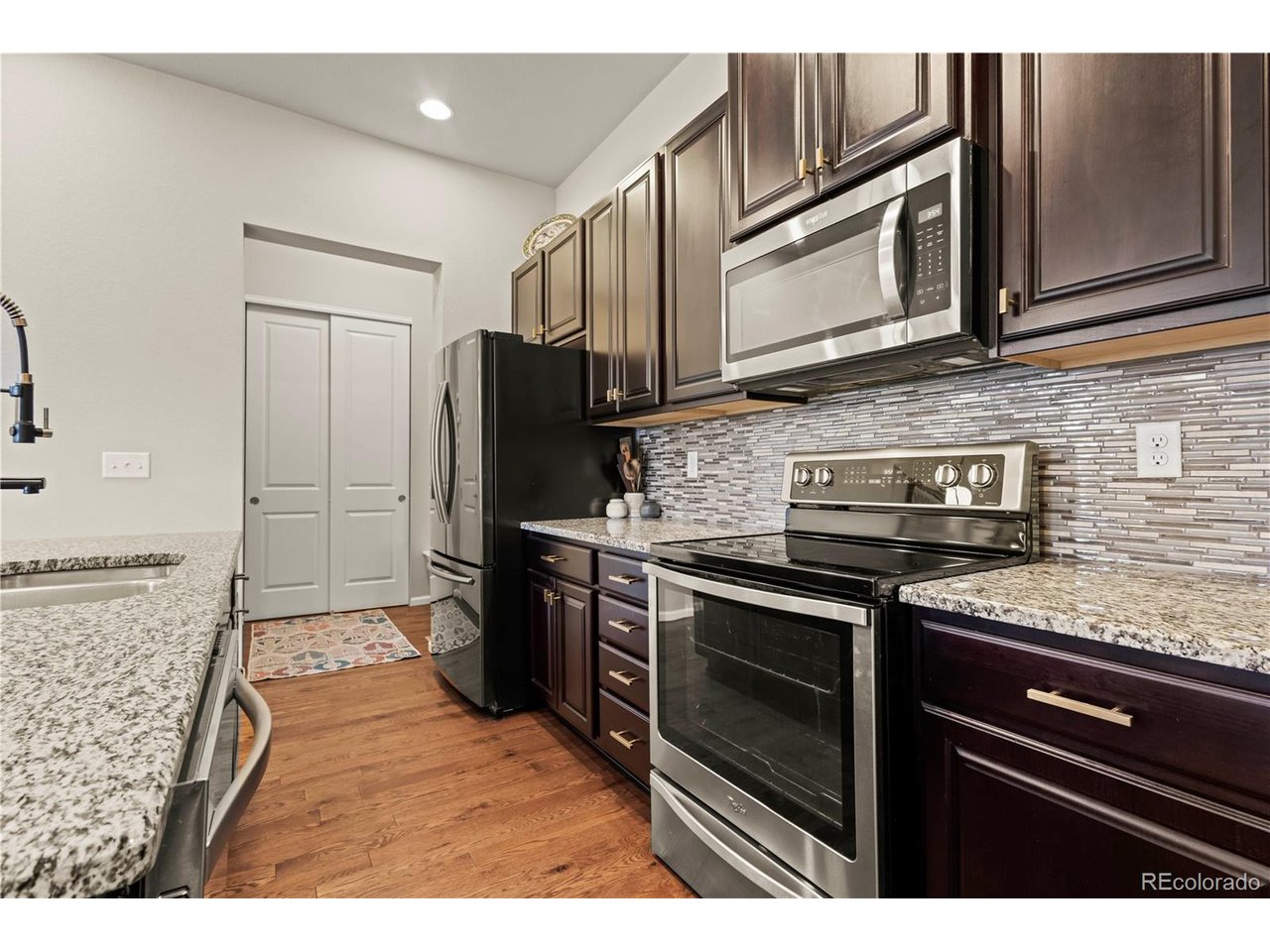 5004 W 109th Cir