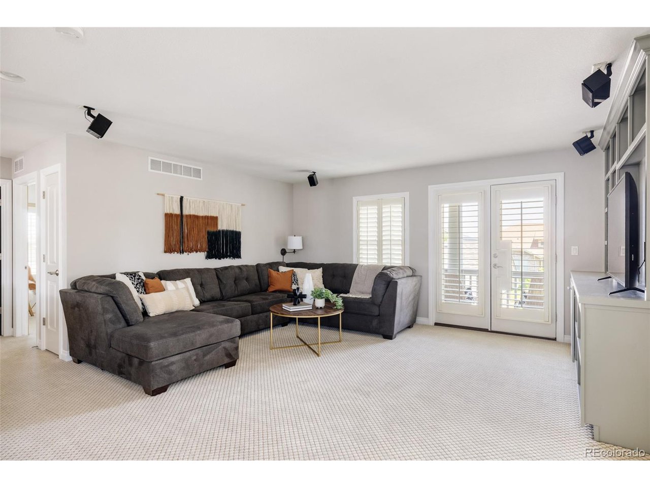 27302 E Euclid Dr
