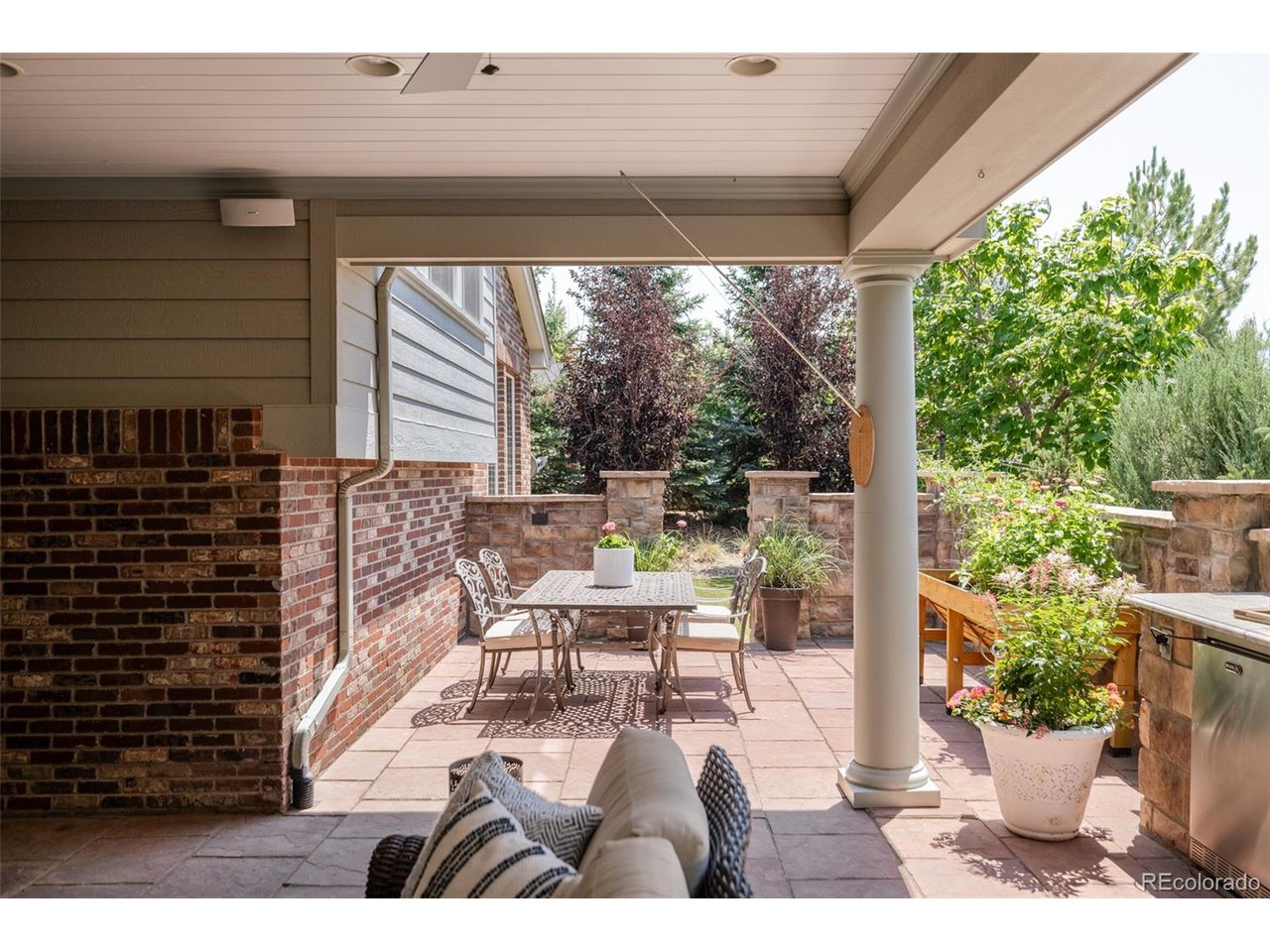 27302 E Euclid Dr