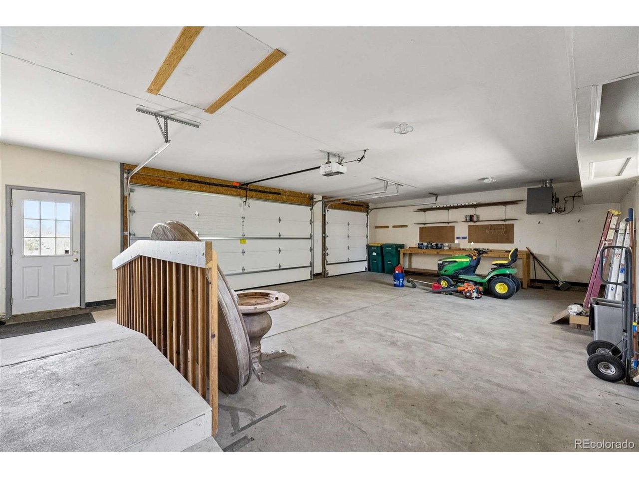 15583 Quivas St