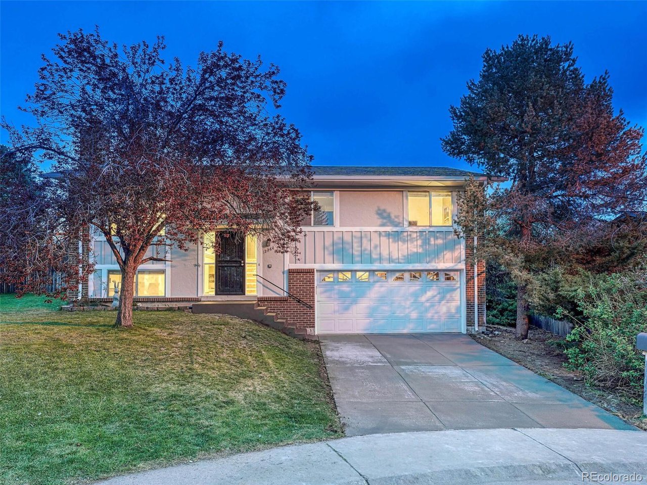 2260 S Zang Ct