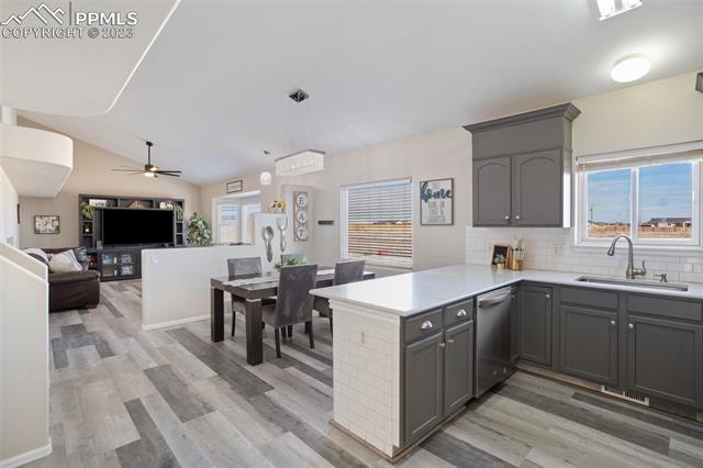 463 N Desert Cove Drive