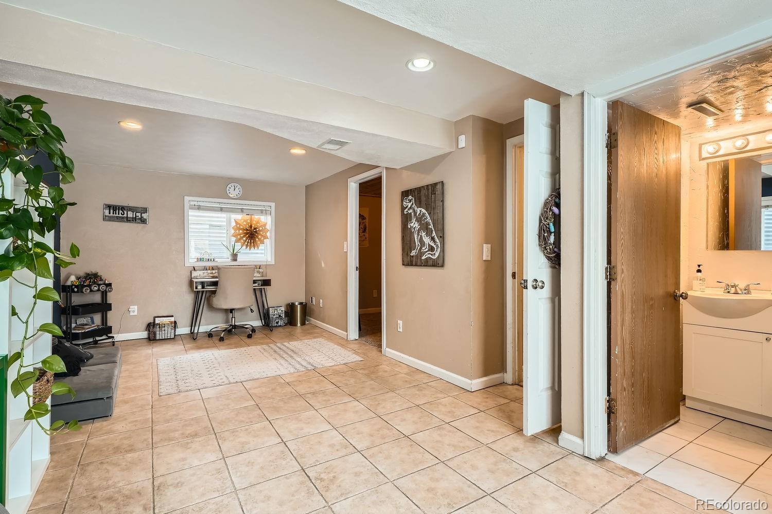 4876 S Pagosa Circle