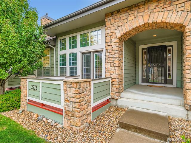 2712 W Greens Place