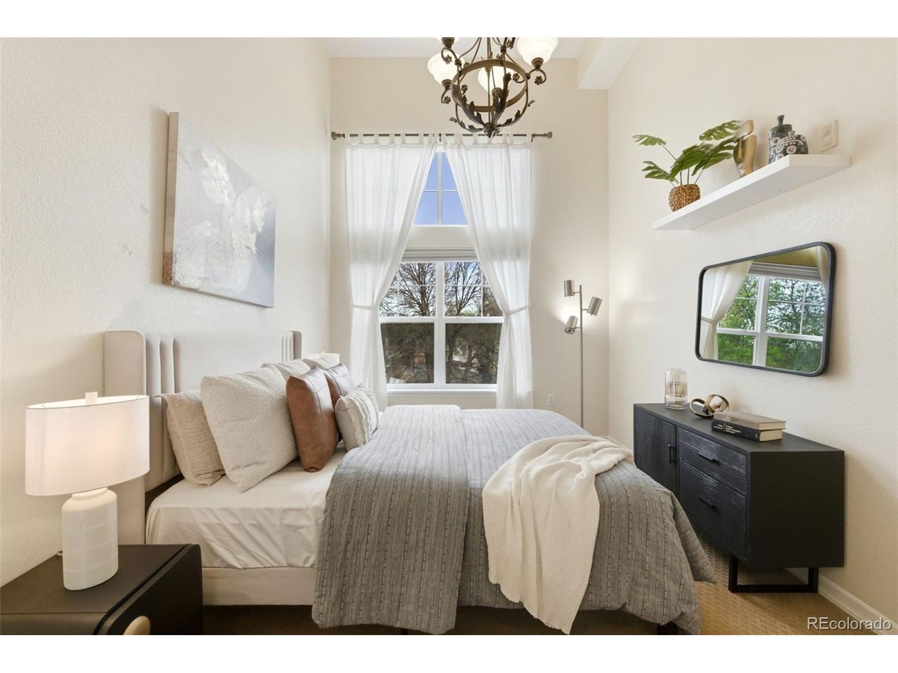 1623 Saint Paul St 405