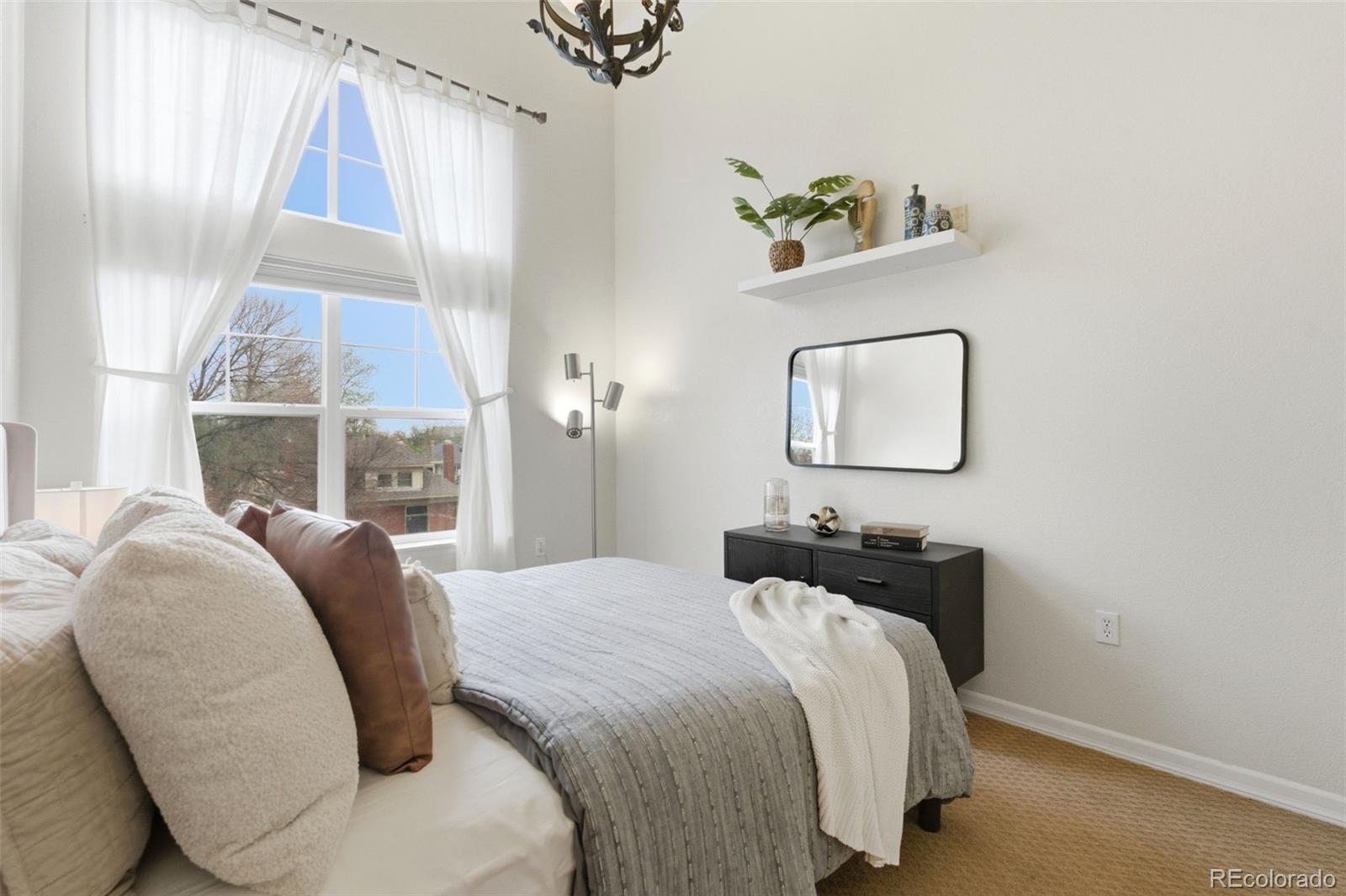 1623 Saint Paul Street Unit: 405