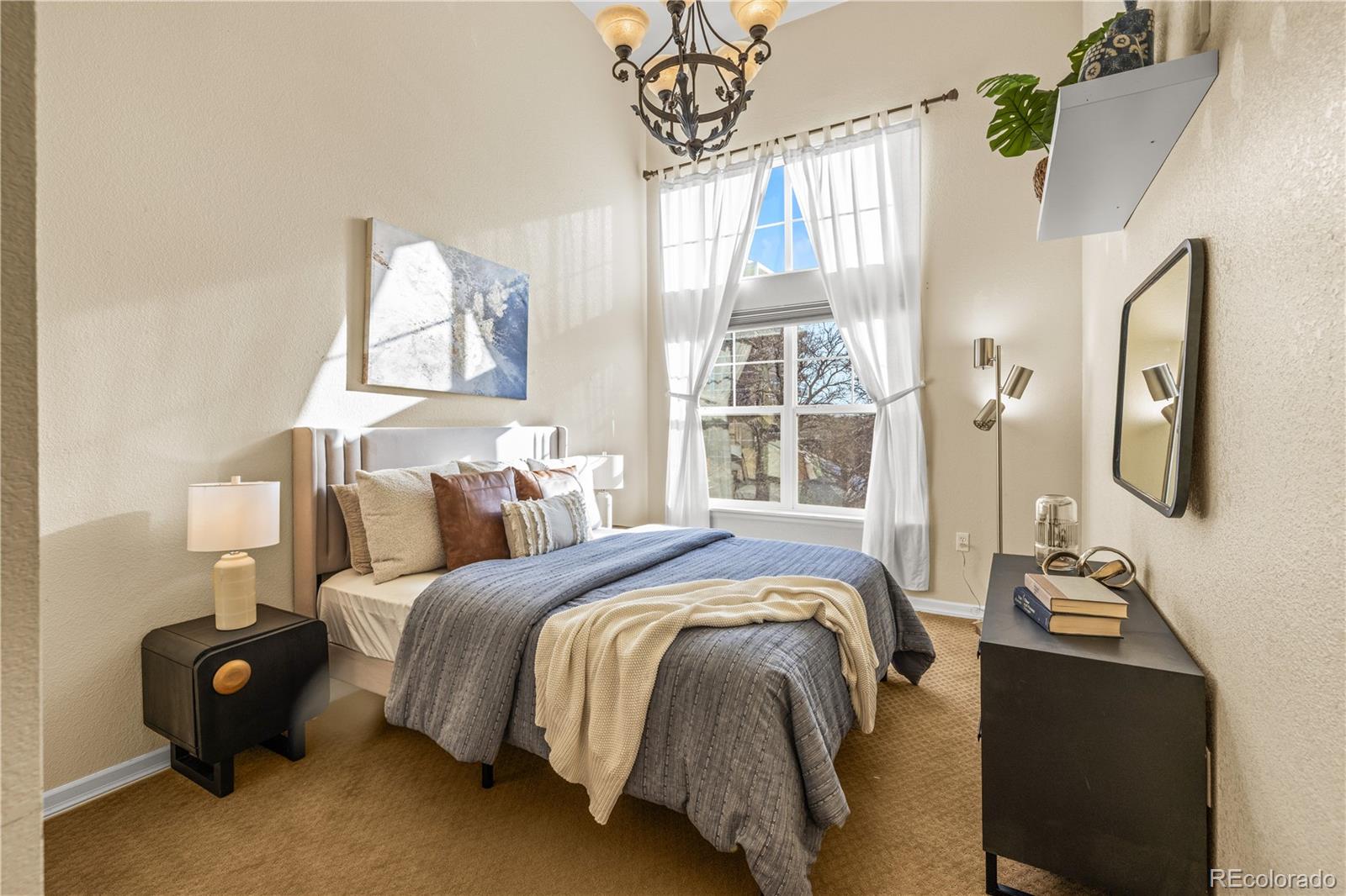 1623 Saint Paul Street Unit: 405