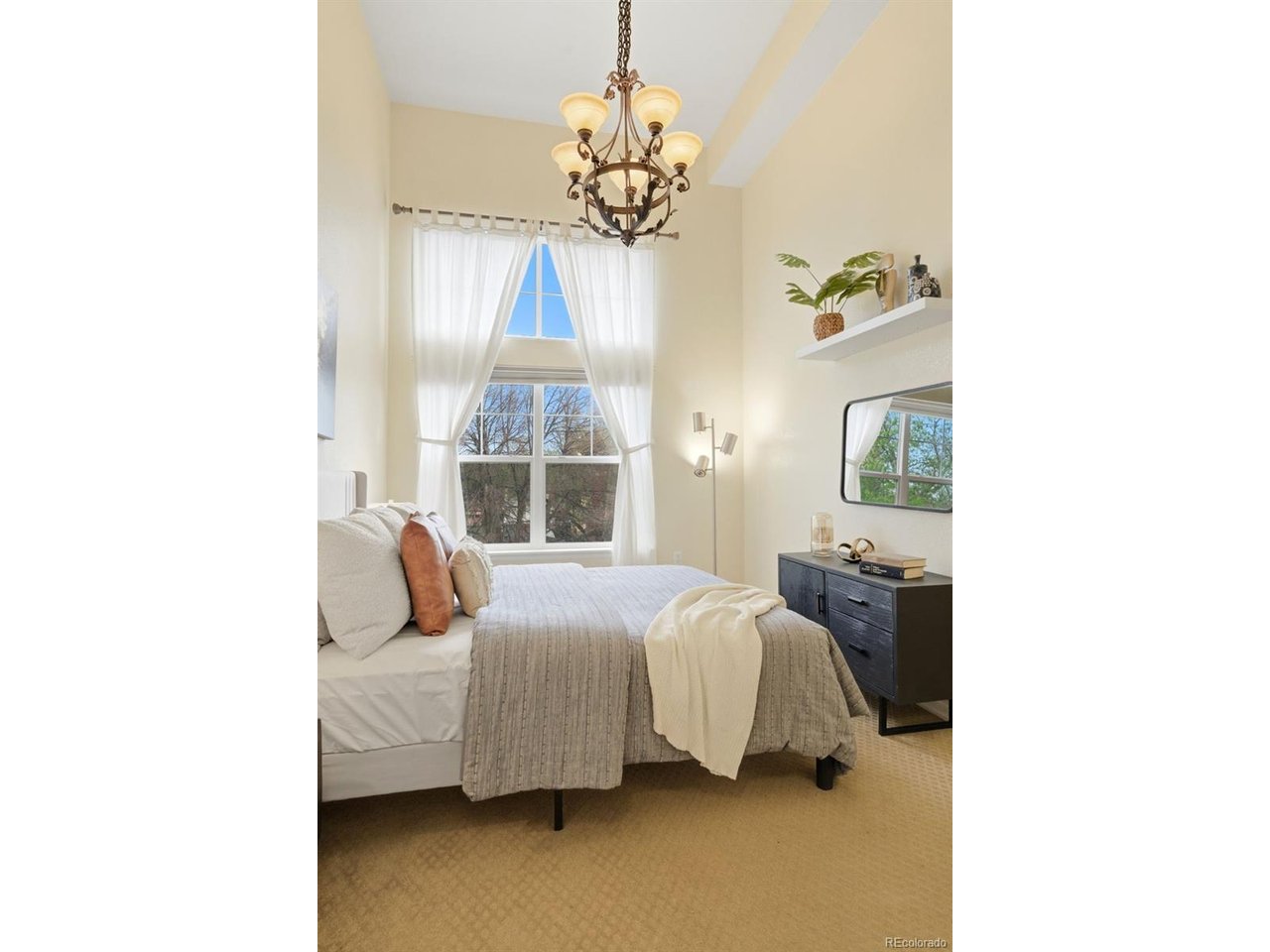 1623 Saint Paul St 405