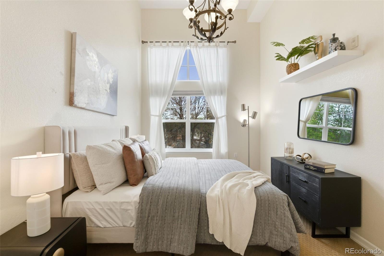 1623 Saint Paul Street Unit: 405