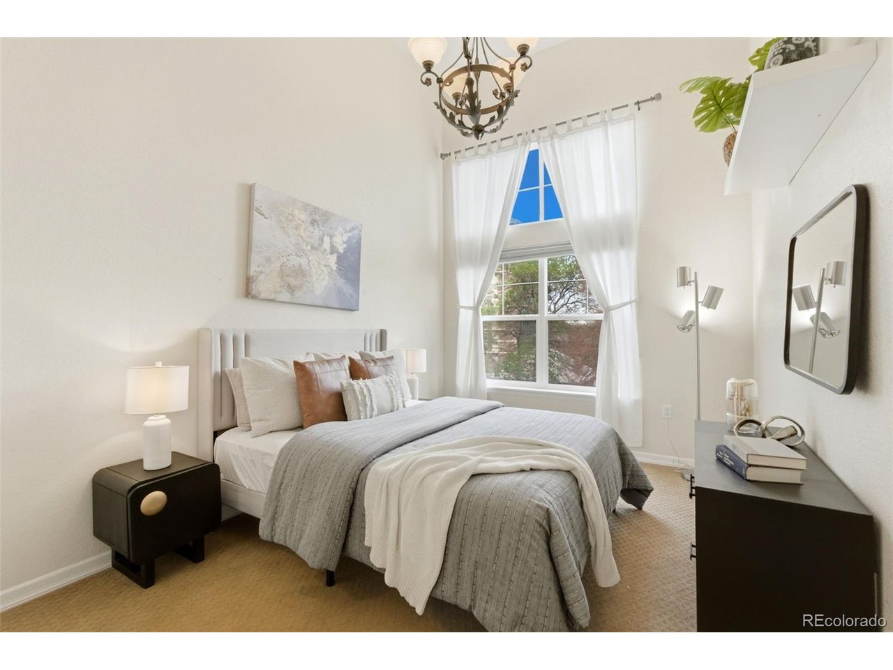 1623 Saint Paul St 405