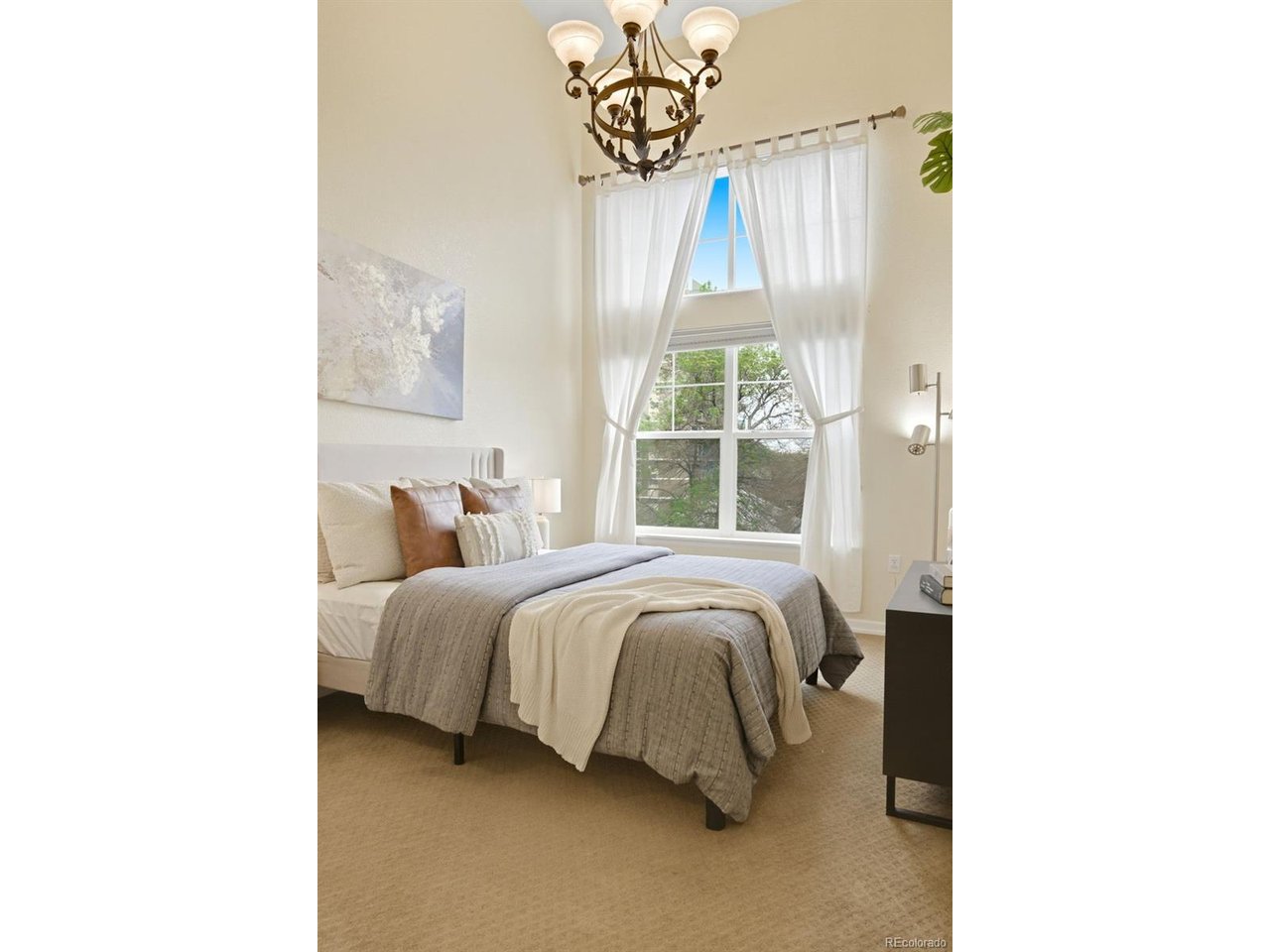 1623 Saint Paul St 405