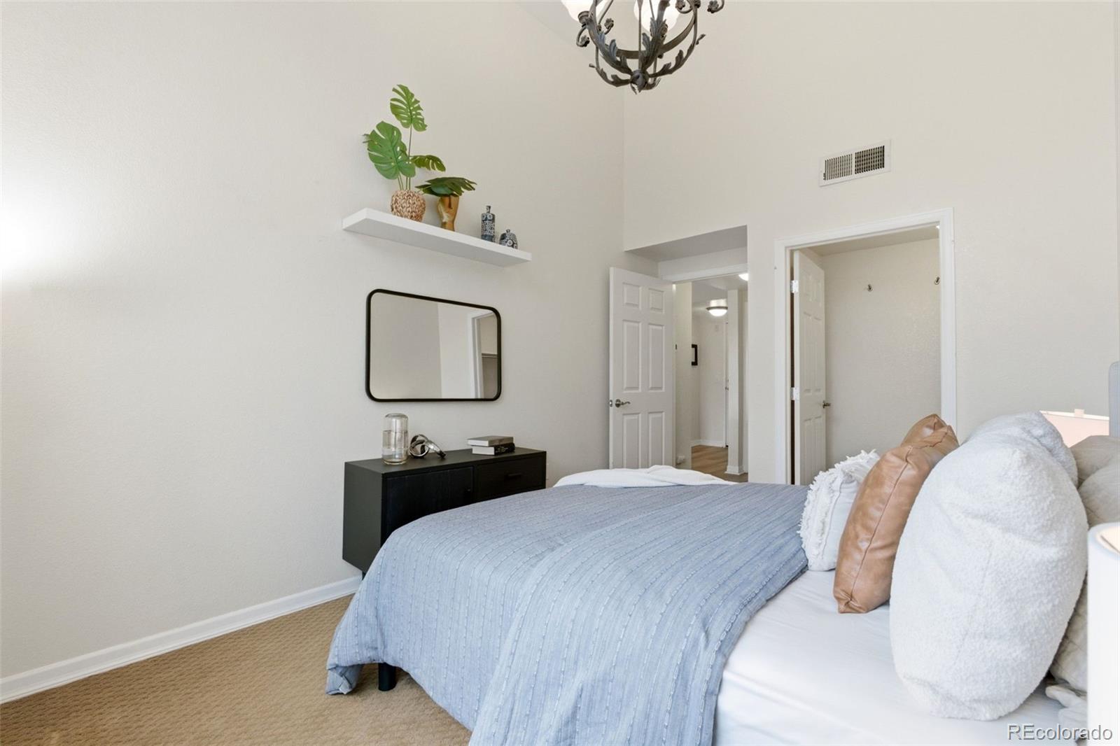 1623 Saint Paul Street Unit: 405