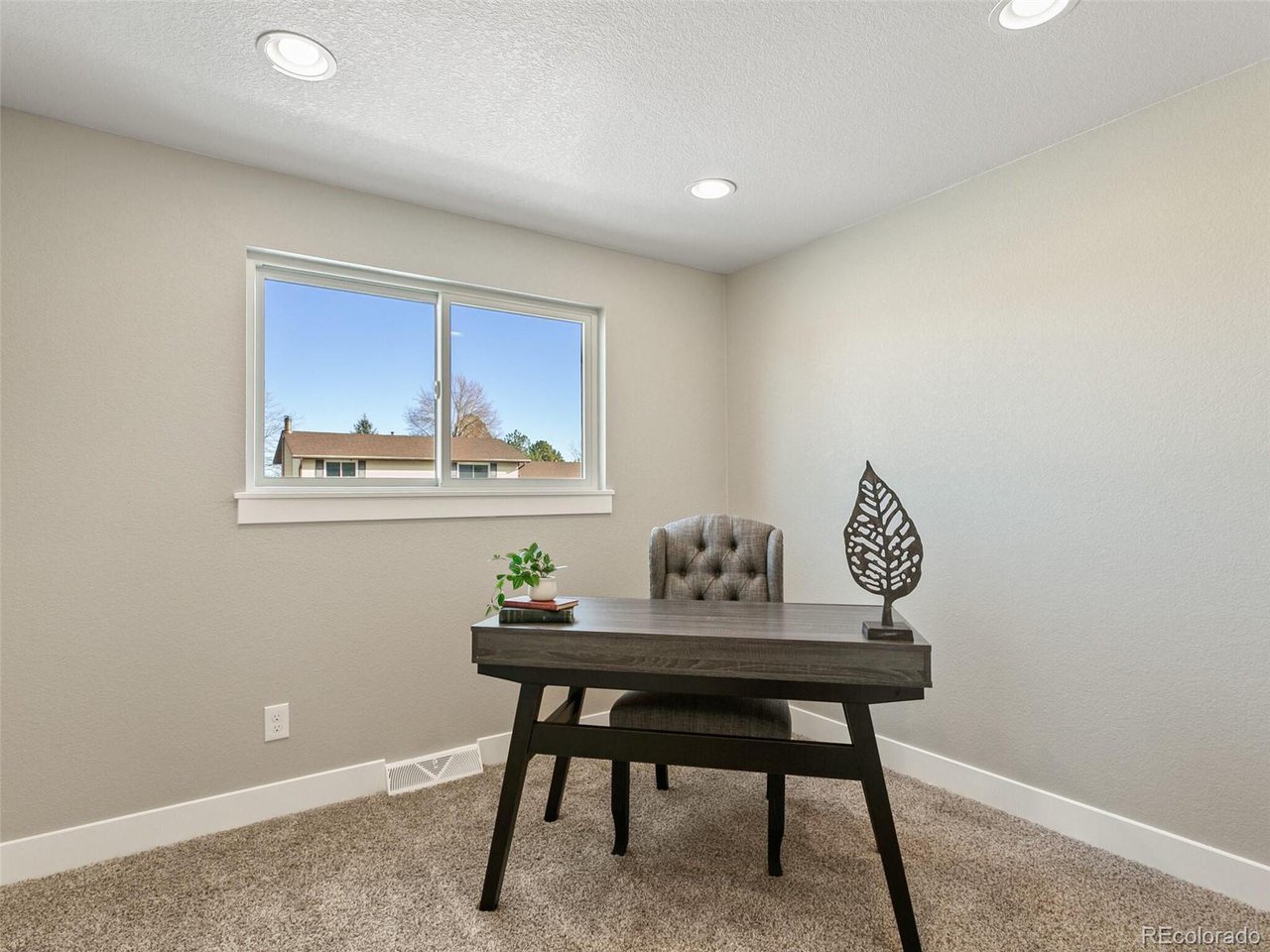 404 Helena Cir