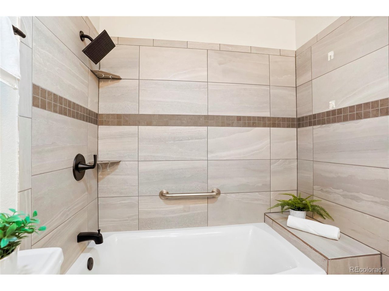 6985 Braun Ct