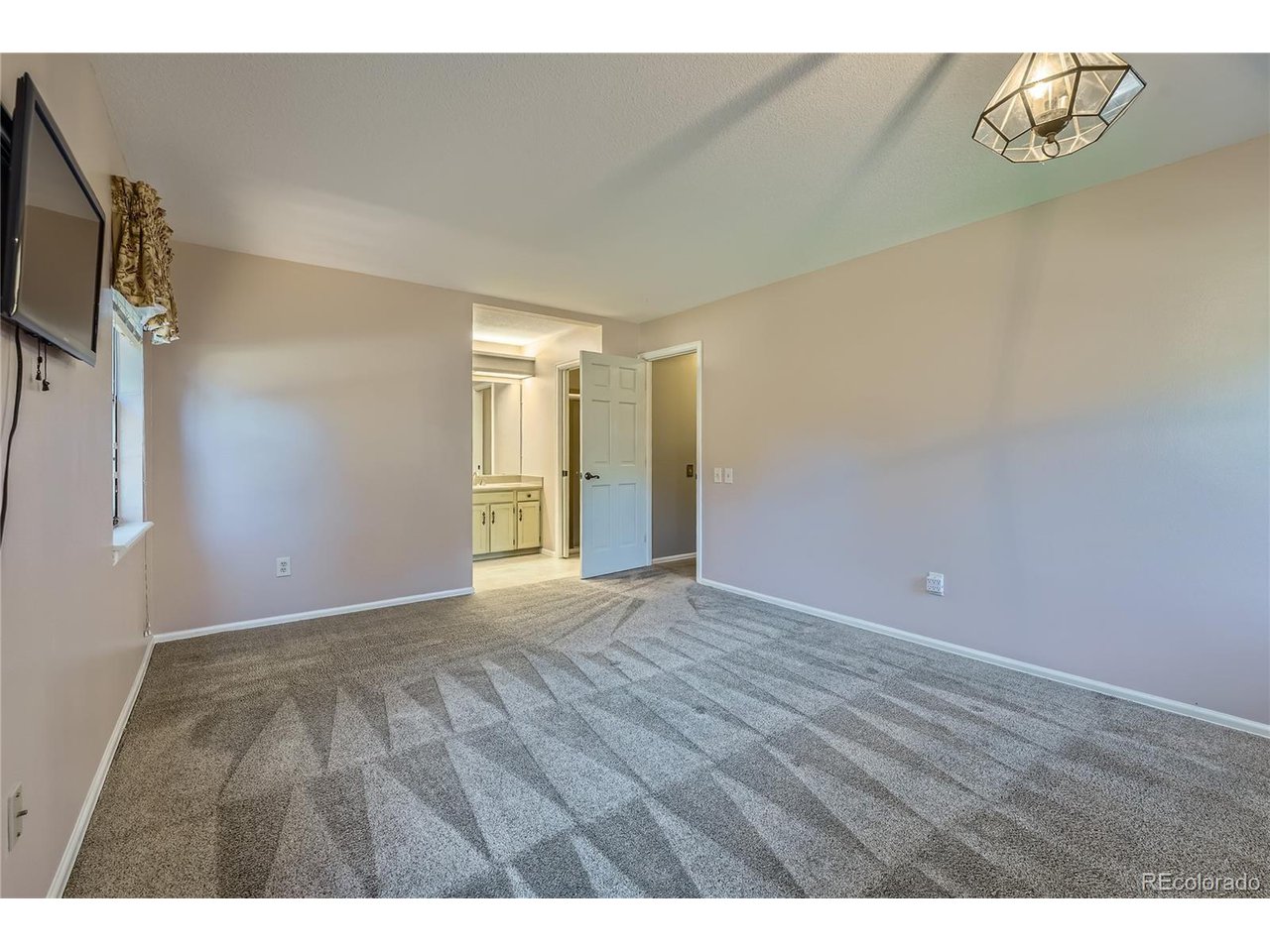8164 Flower Cir