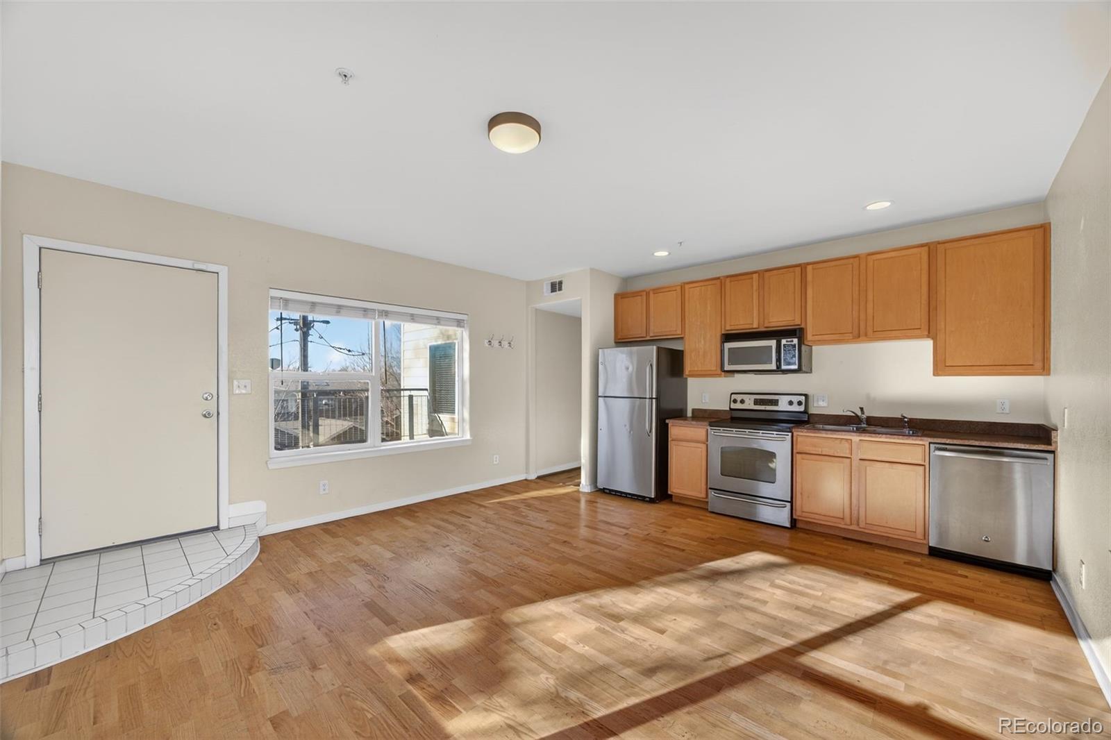 2389 S High Street Unit: 4