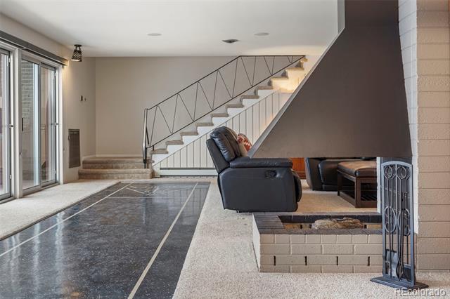 25 Hillside Drive