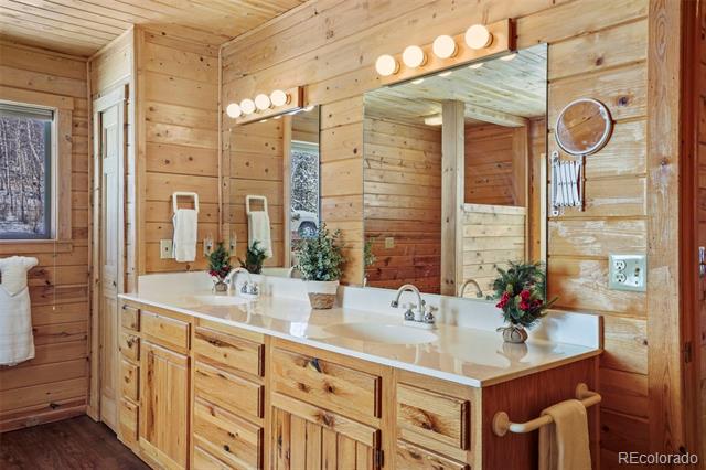 Meadow + Mountain Lodge