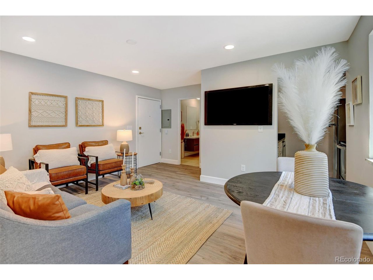 855 N Pennsylvania St 310