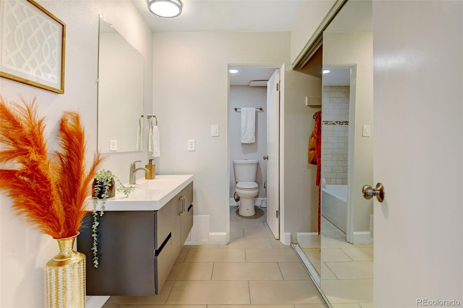 855 N Pennsylvania Street Unit: 310
