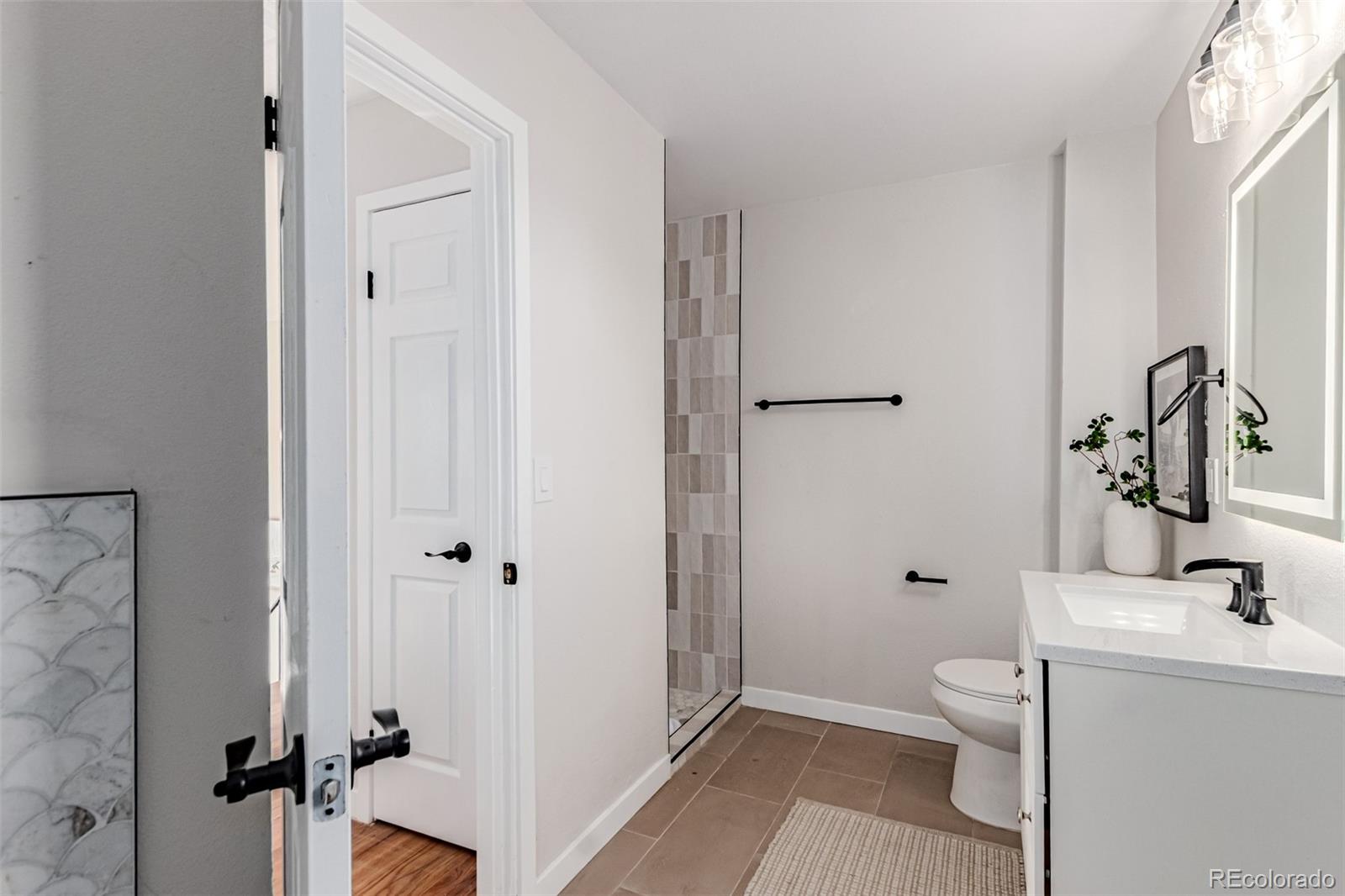 1997 E Euclid Avenue