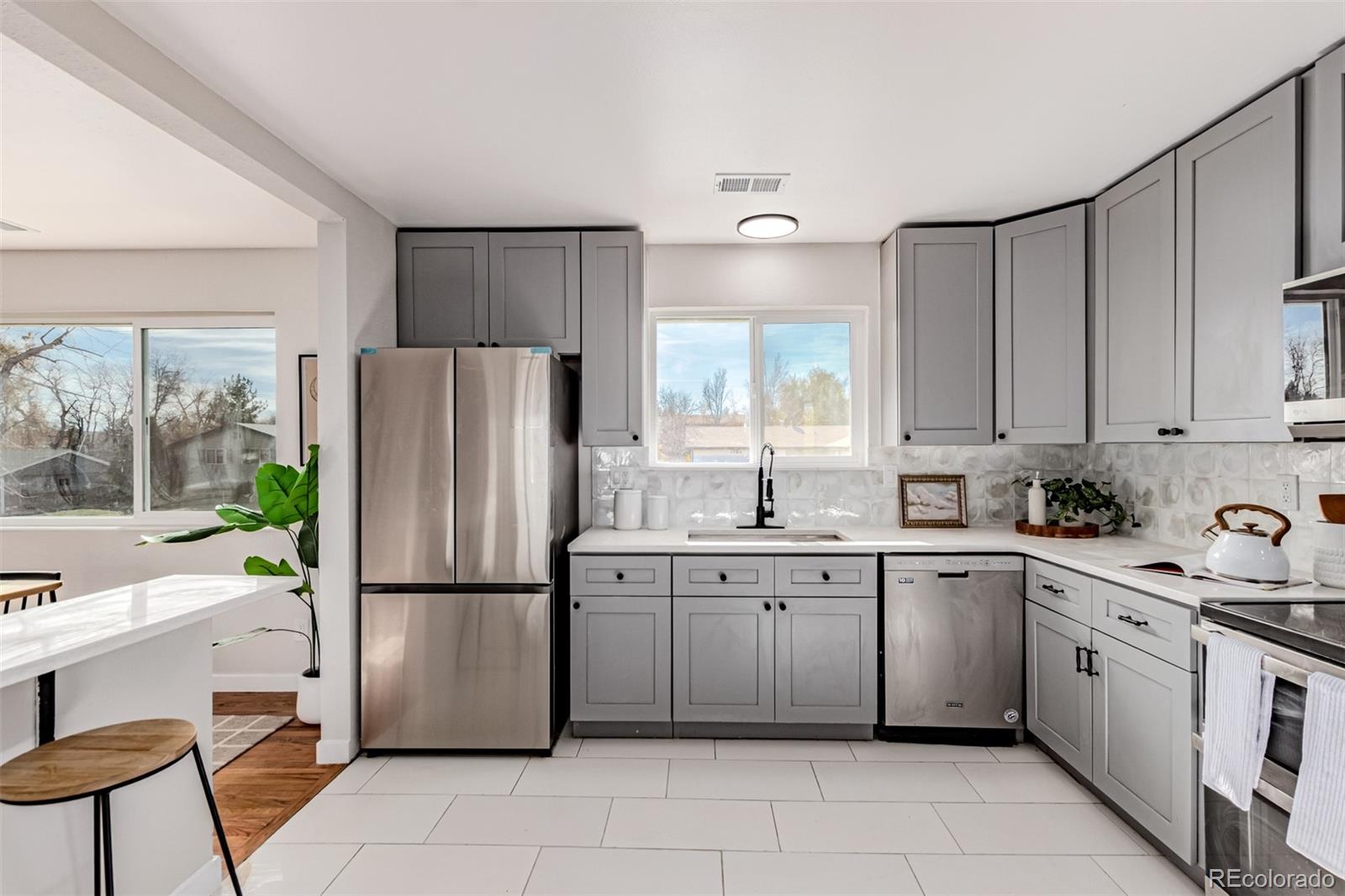 1997 E Euclid Avenue