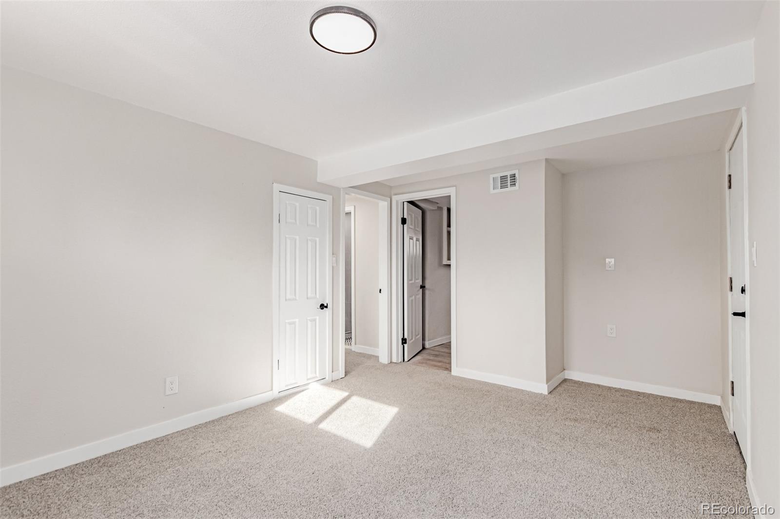 1997 E Euclid Avenue