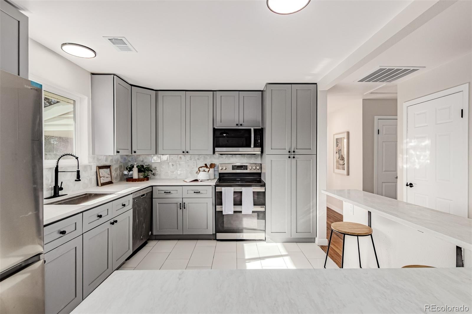 1997 E Euclid Avenue