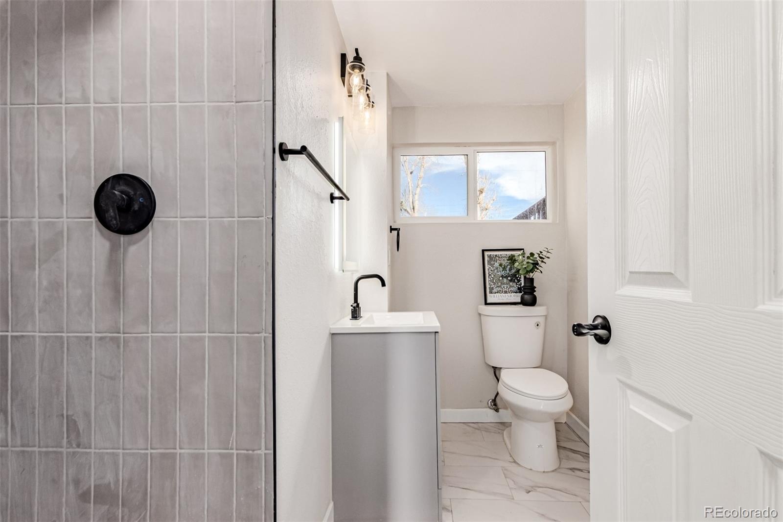 1997 E Euclid Avenue