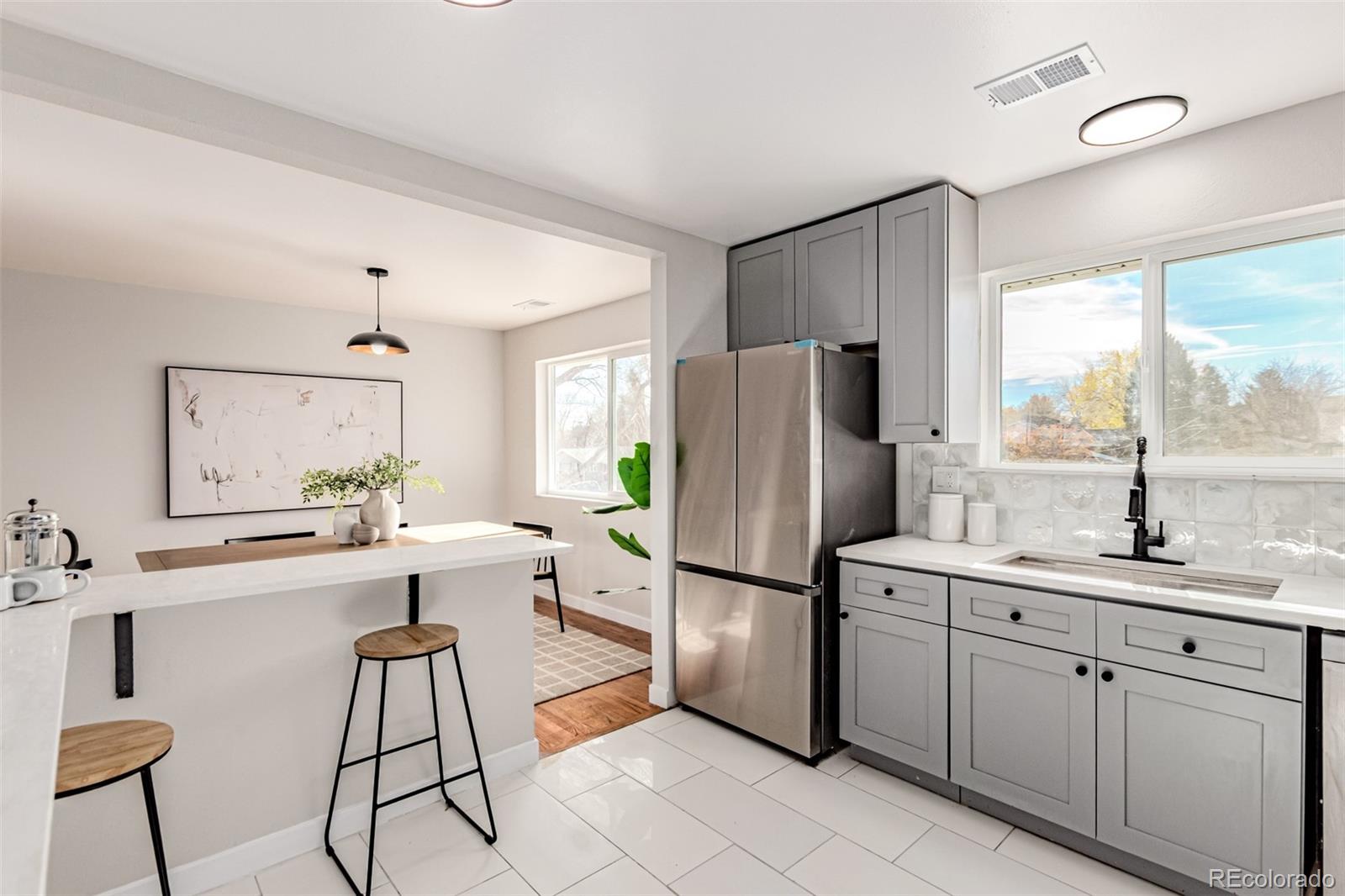 1997 E Euclid Avenue