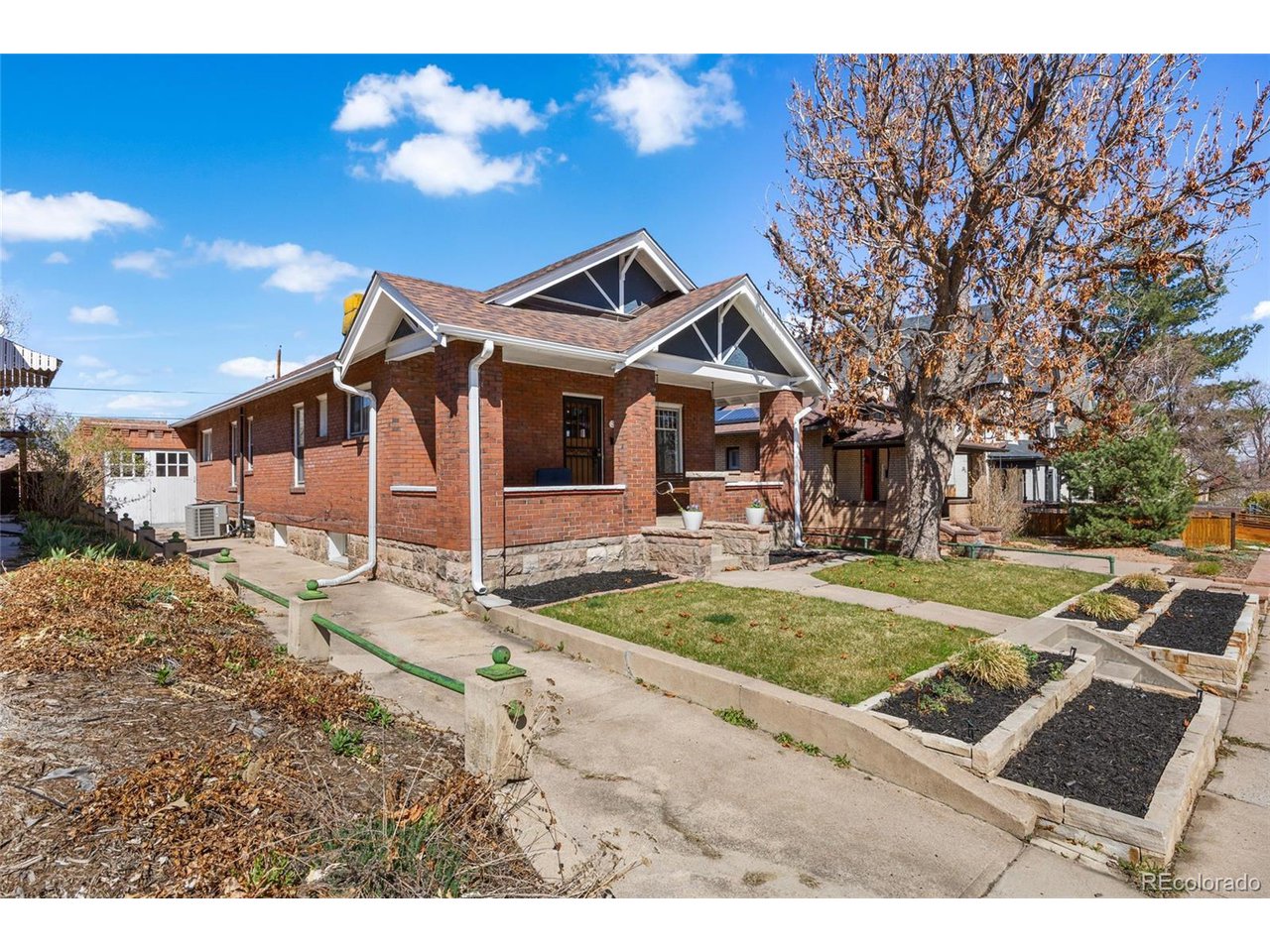 3153 W Denver Pl