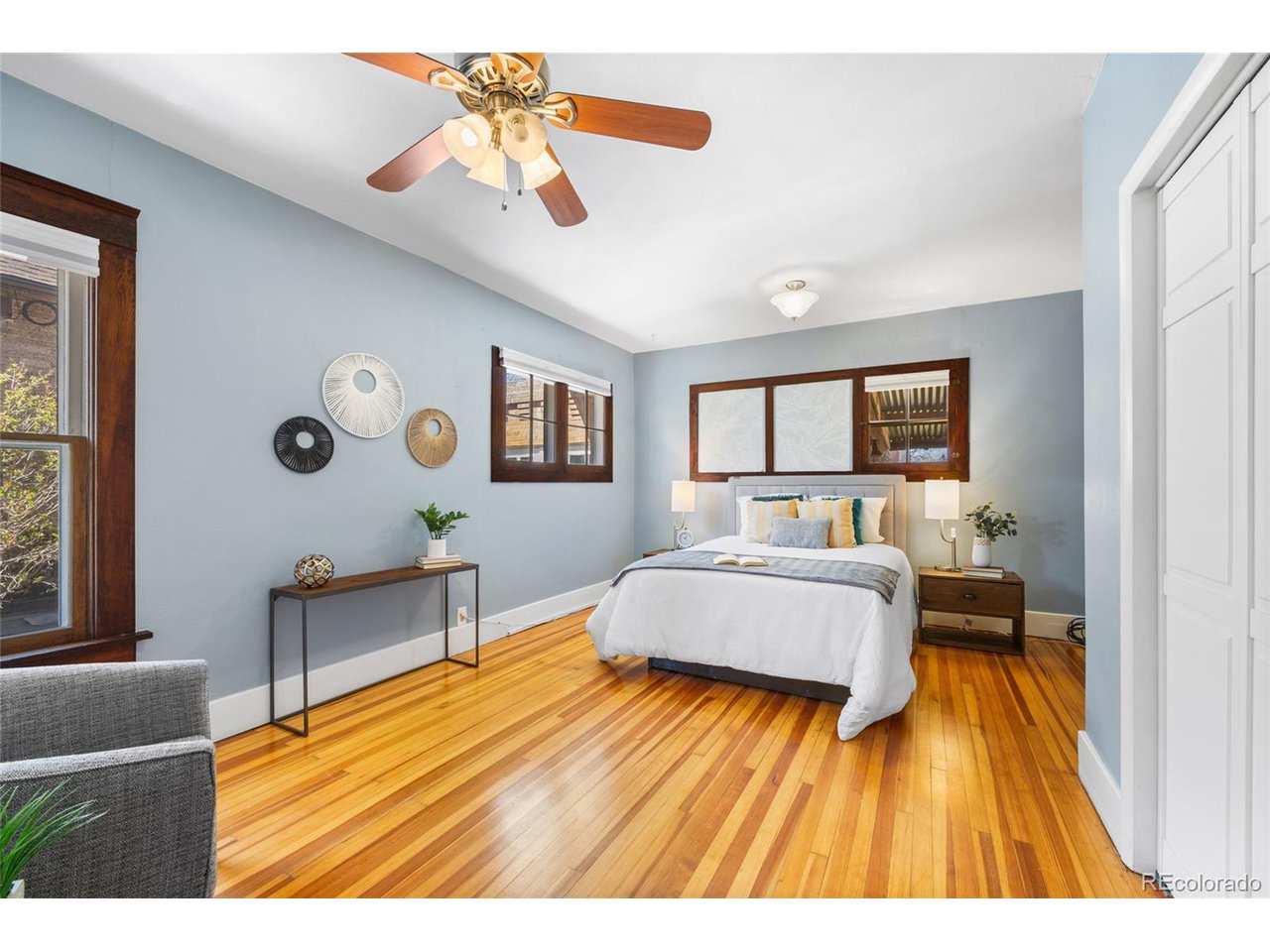 3153 W Denver Pl