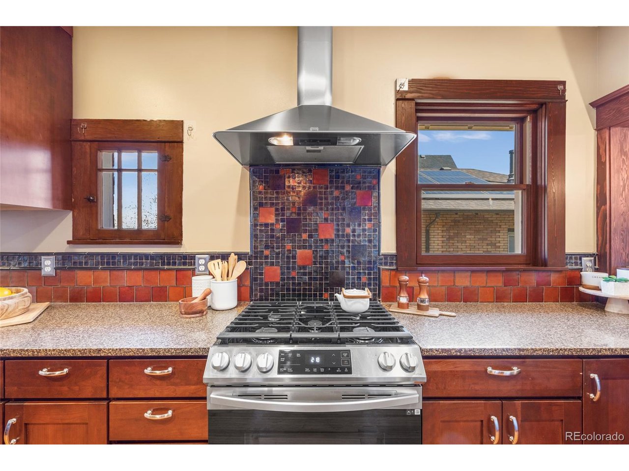 3153 W Denver Pl