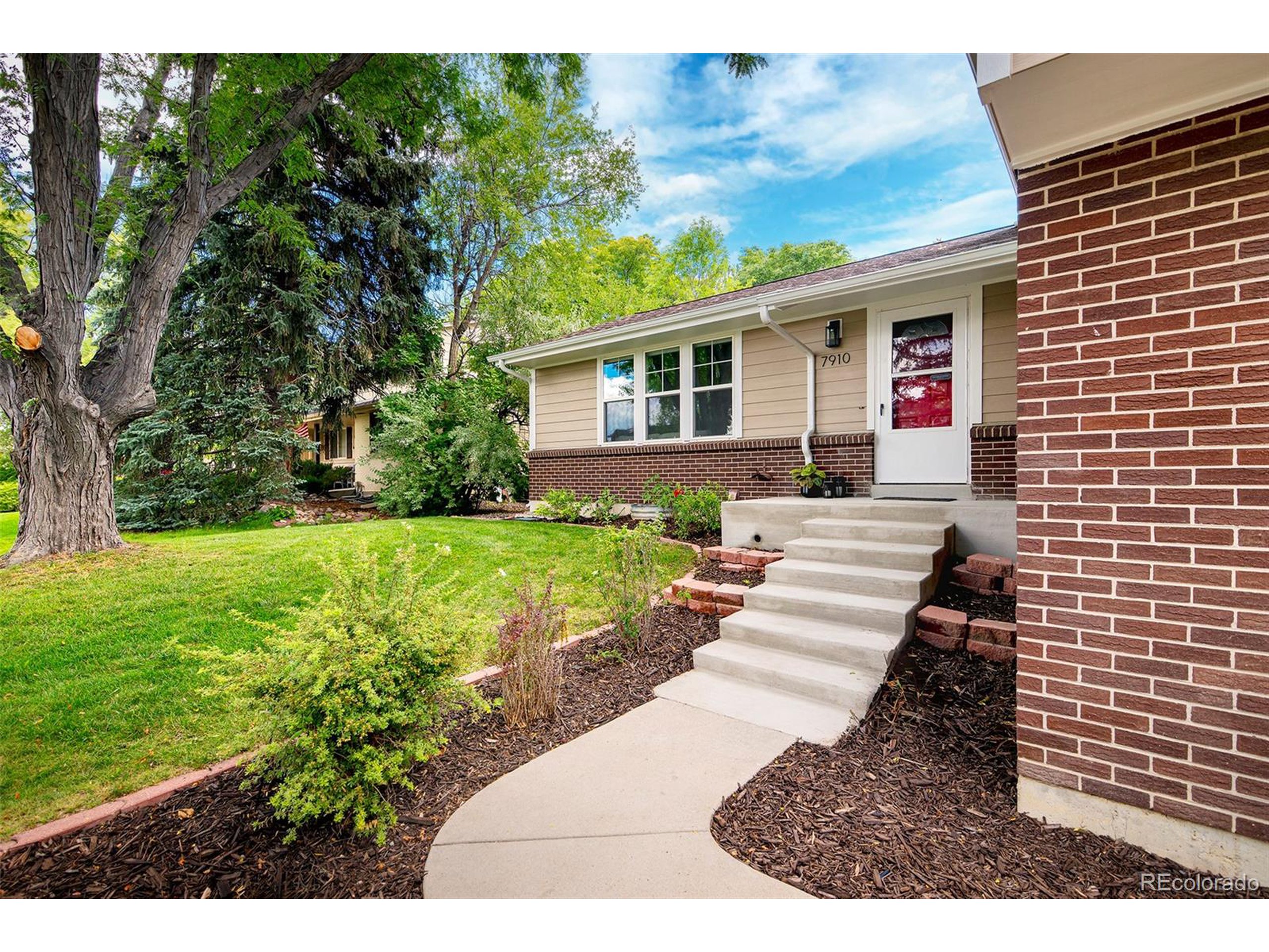 7910 Grasmere Dr