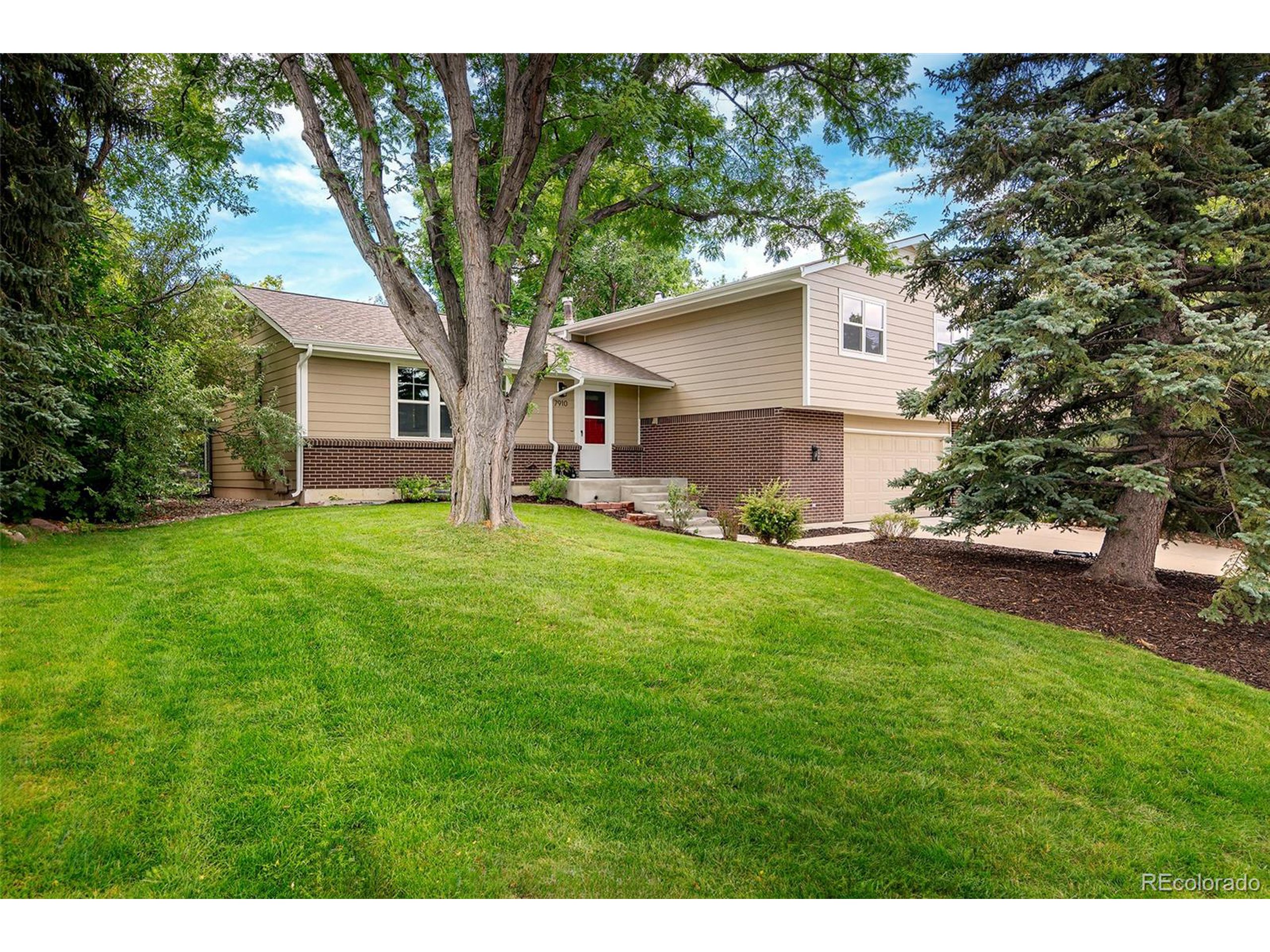 7910 Grasmere Dr