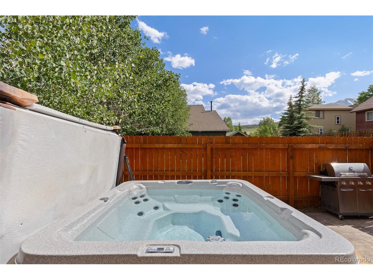 329 N Chipmunk Cir
