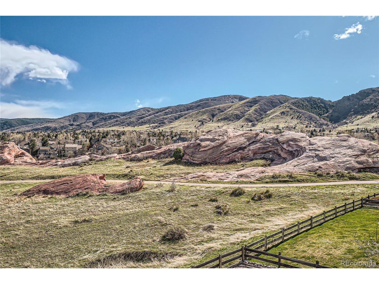 104 Willowleaf Dr