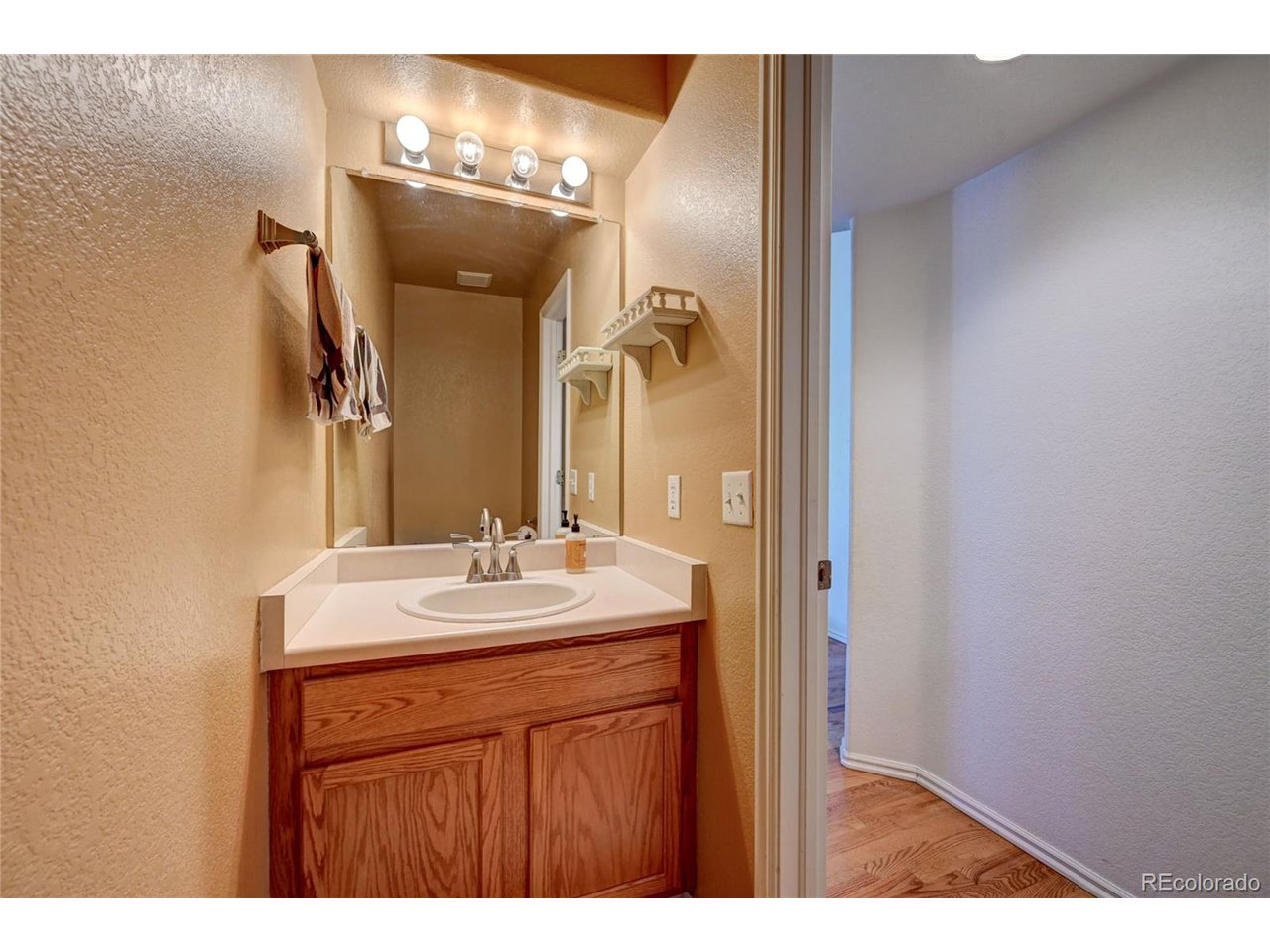 2664 Fernwood Pl