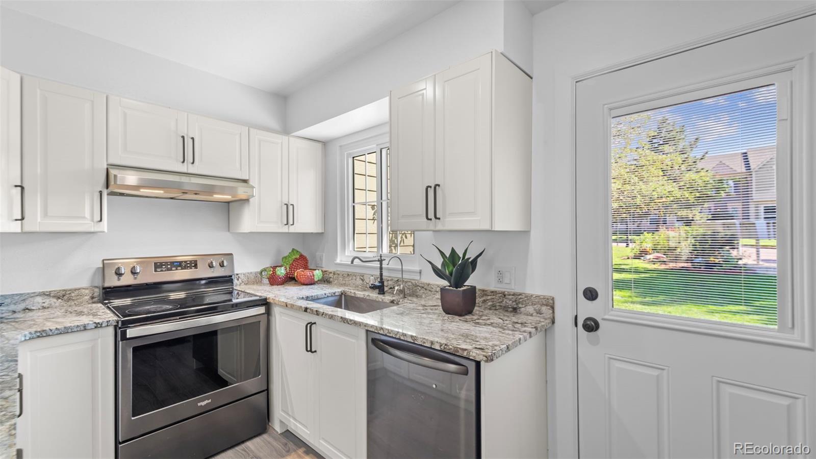 3516 Queen Anne Way