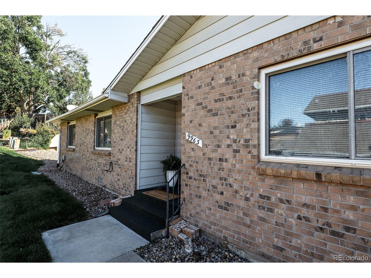 9963 Lane St