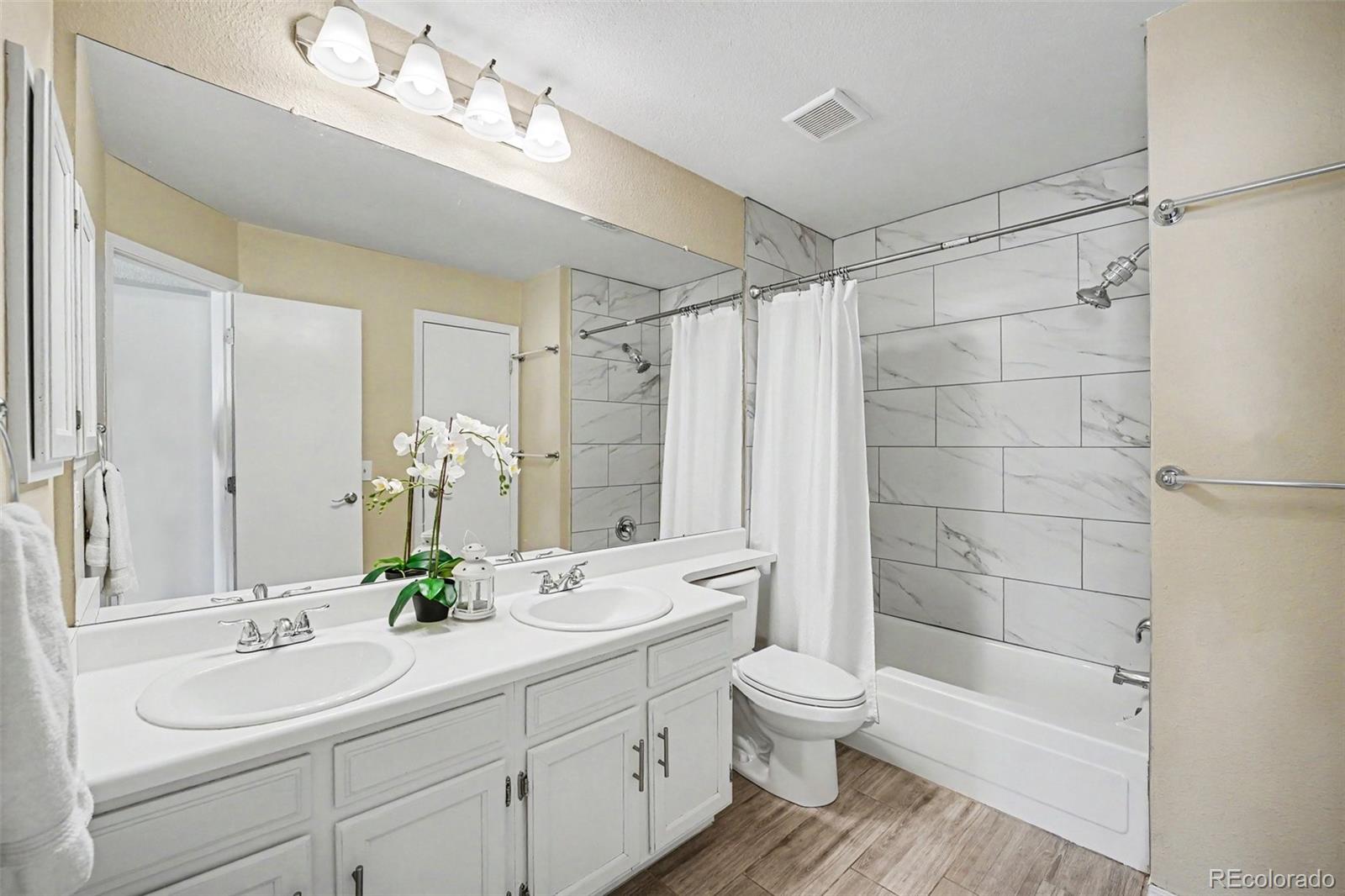 1811 S Quebec Way Unit: 240