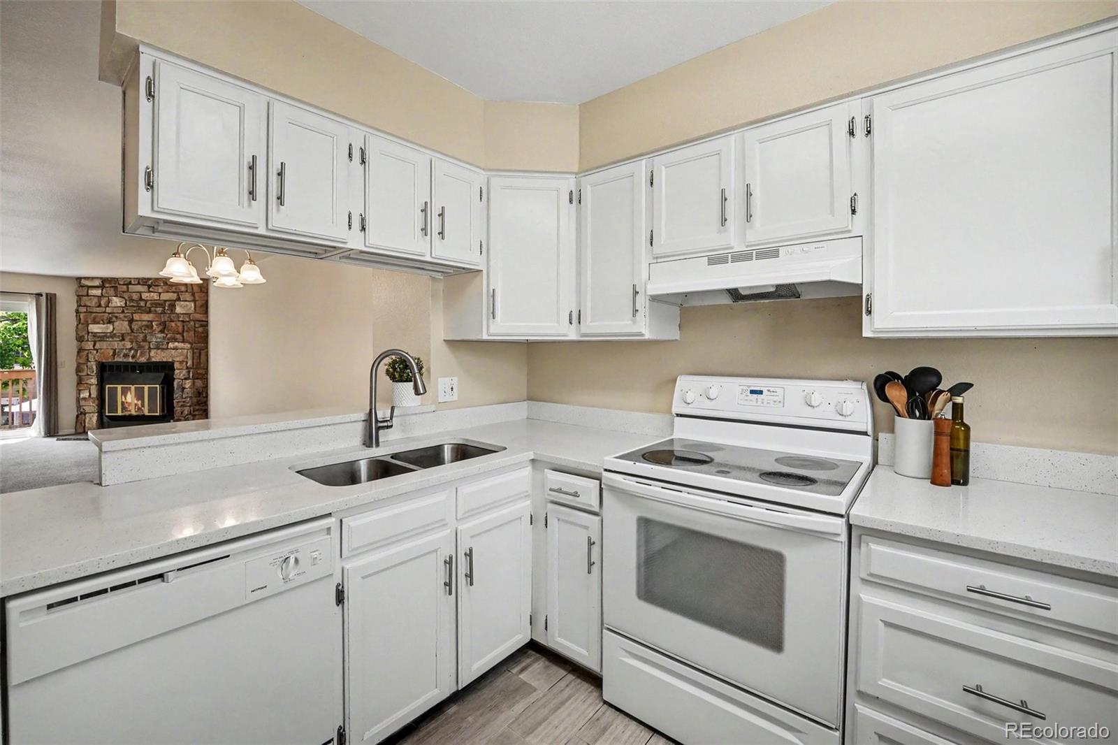 1811 S Quebec Way Unit: 240