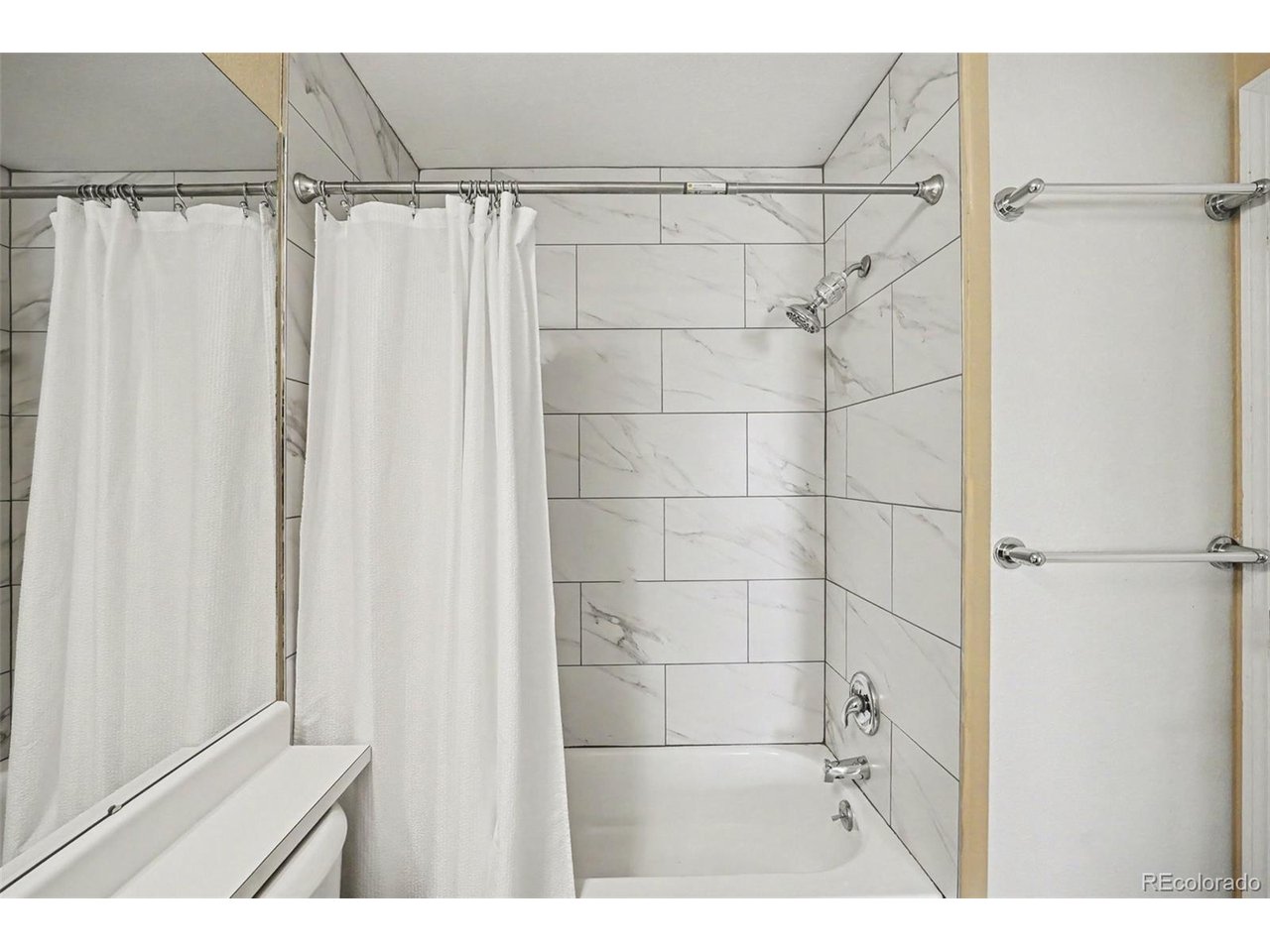 1811 S Quebec Way 240