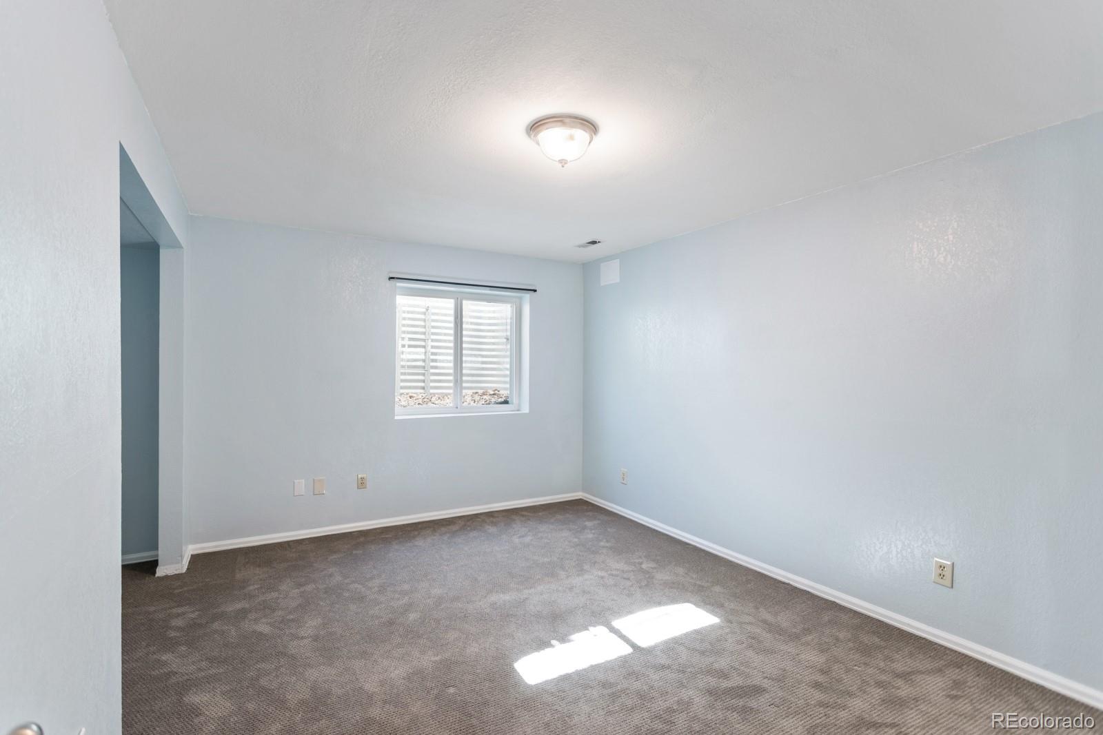 5686 W 109th Circle