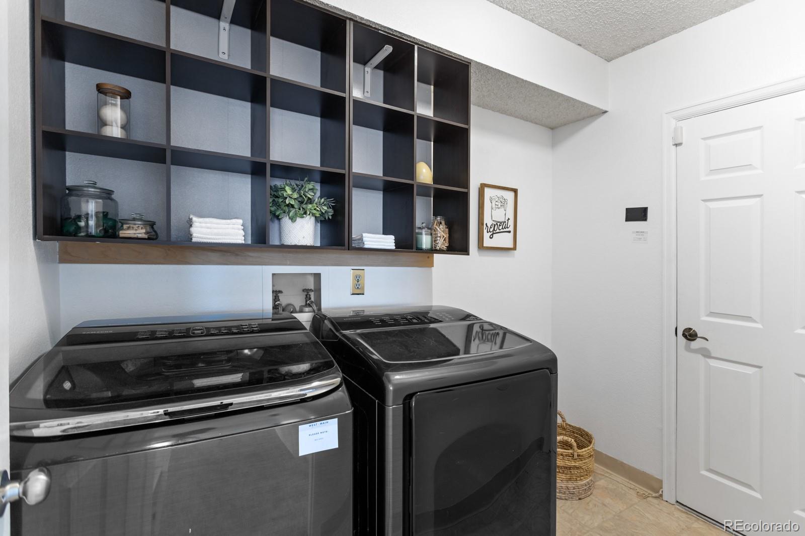 5686 W 109th Circle